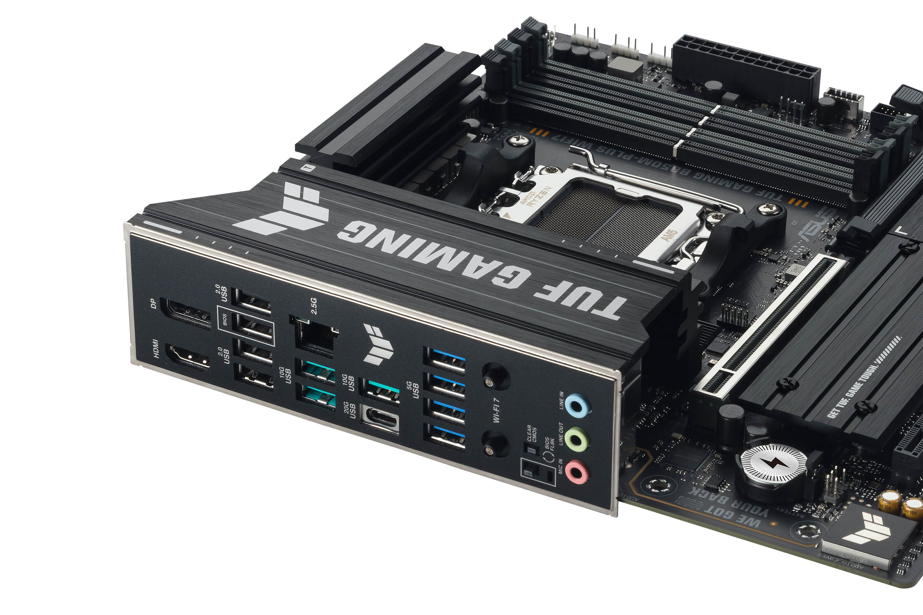 Una scheda madre TUF Gaming nera con varie porte, slot e un socket CPU, su sfondo bianco.