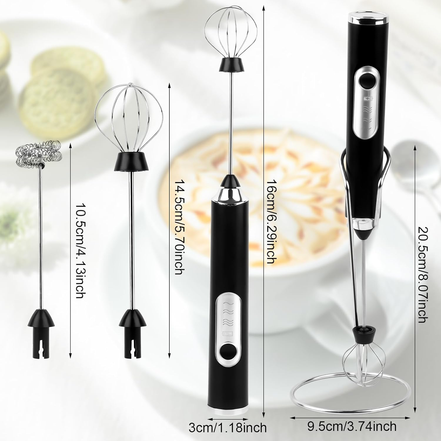 Verschiedene Schneebesen auf weißem Hintergrund. Enthält einen Handmixer und drei verschiedene Schneebesenaufsätze. Abmessungen sind angegeben.