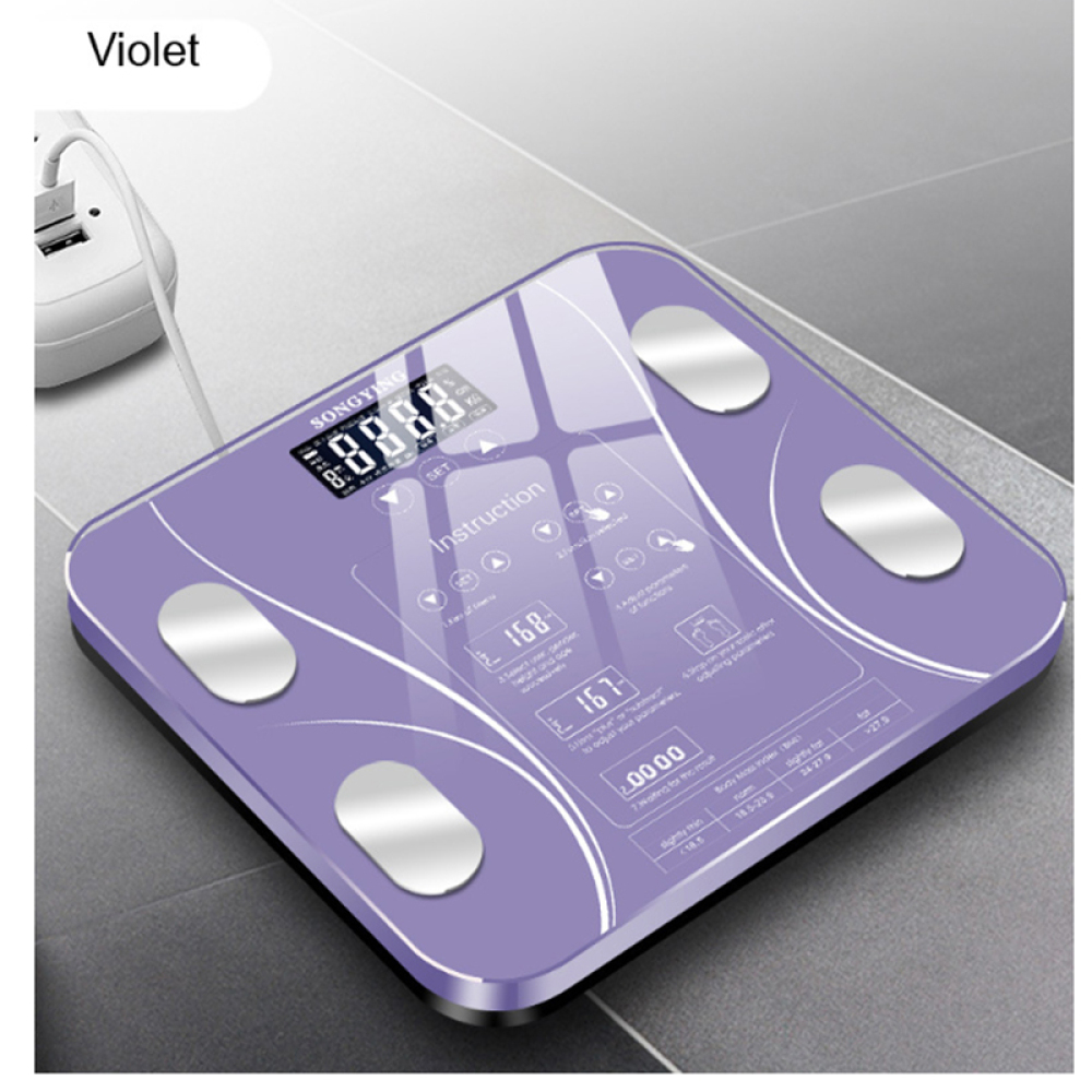 Eine lila digitale Waage mit beleuchteter Anzeige. Sie zeigt Zahlen und hat silberne Pads und Anweisungen.