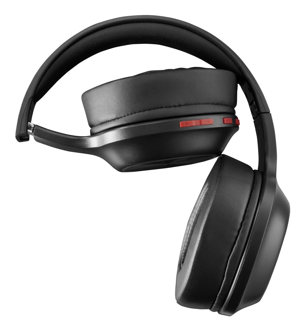 Czarne słuchawki, pod kątem. Widoczne nauszniki i pałąk. Czerwone przyciski z boku jednej słuchawki. Białe tło.