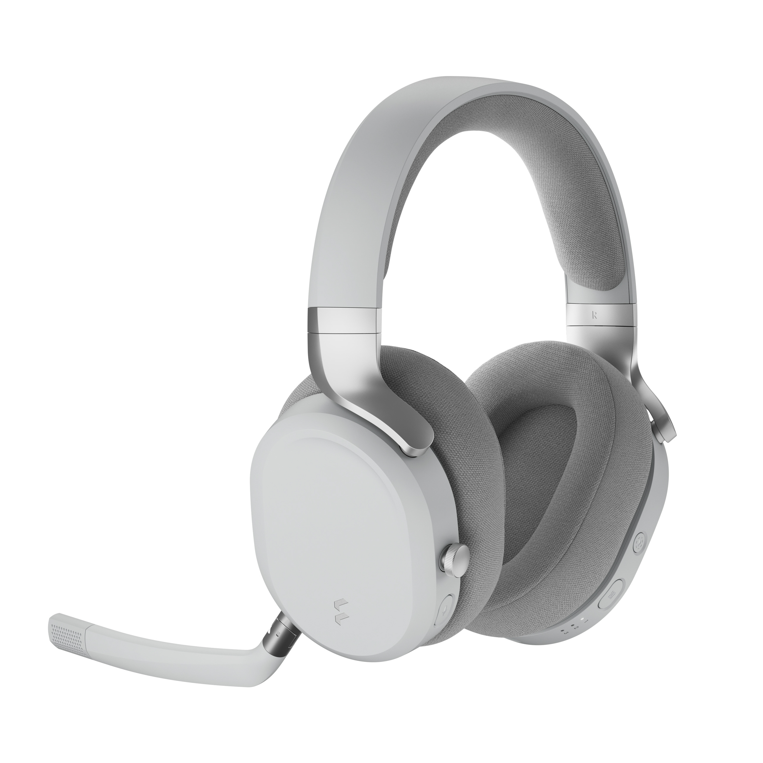 Ein hellgraues Headset mit Mikrofon. Die Ohrmuscheln sind aus grauem Stoff, mit metallischen Akzenten und Bedienelementen. Der Hintergrund ist weiß.