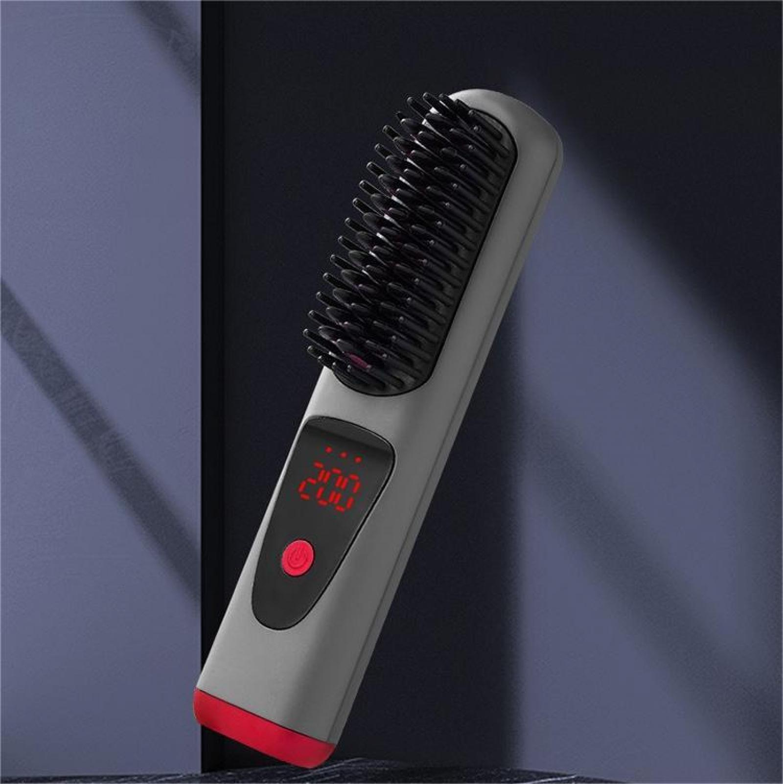 Eine grau-schwarze Haarglättungsbürste mit roter Anzeige von 200 Grad. Der Hintergrund ist dunkelblau.