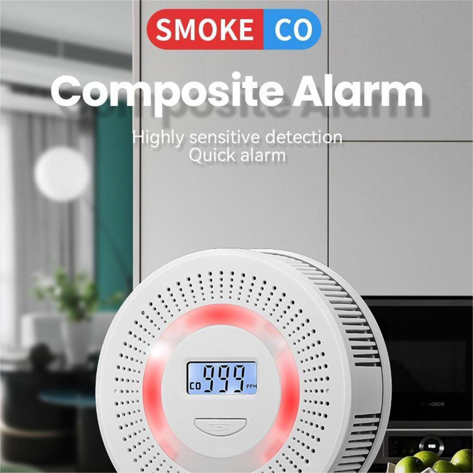 Ein weißer Rauch- und CO-Melder mit Digitalanzeige, die '999' anzeigt. Der Text 'Smoke Co' und 'Composite Alarm' sind sichtbar.