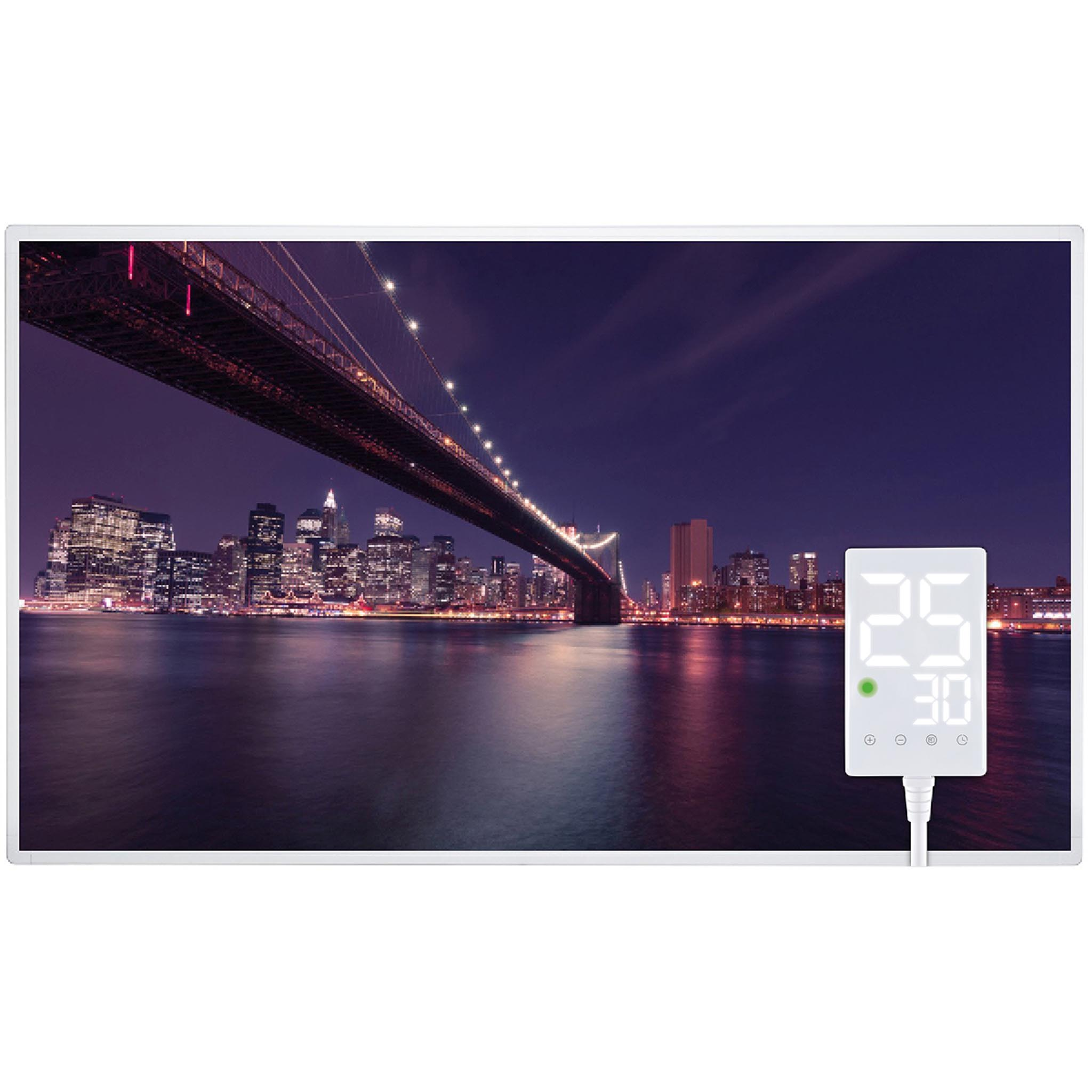 Brooklyn Bridge bei Nacht mit Skyline. Eine Digitalanzeige zeigt '25 30'.