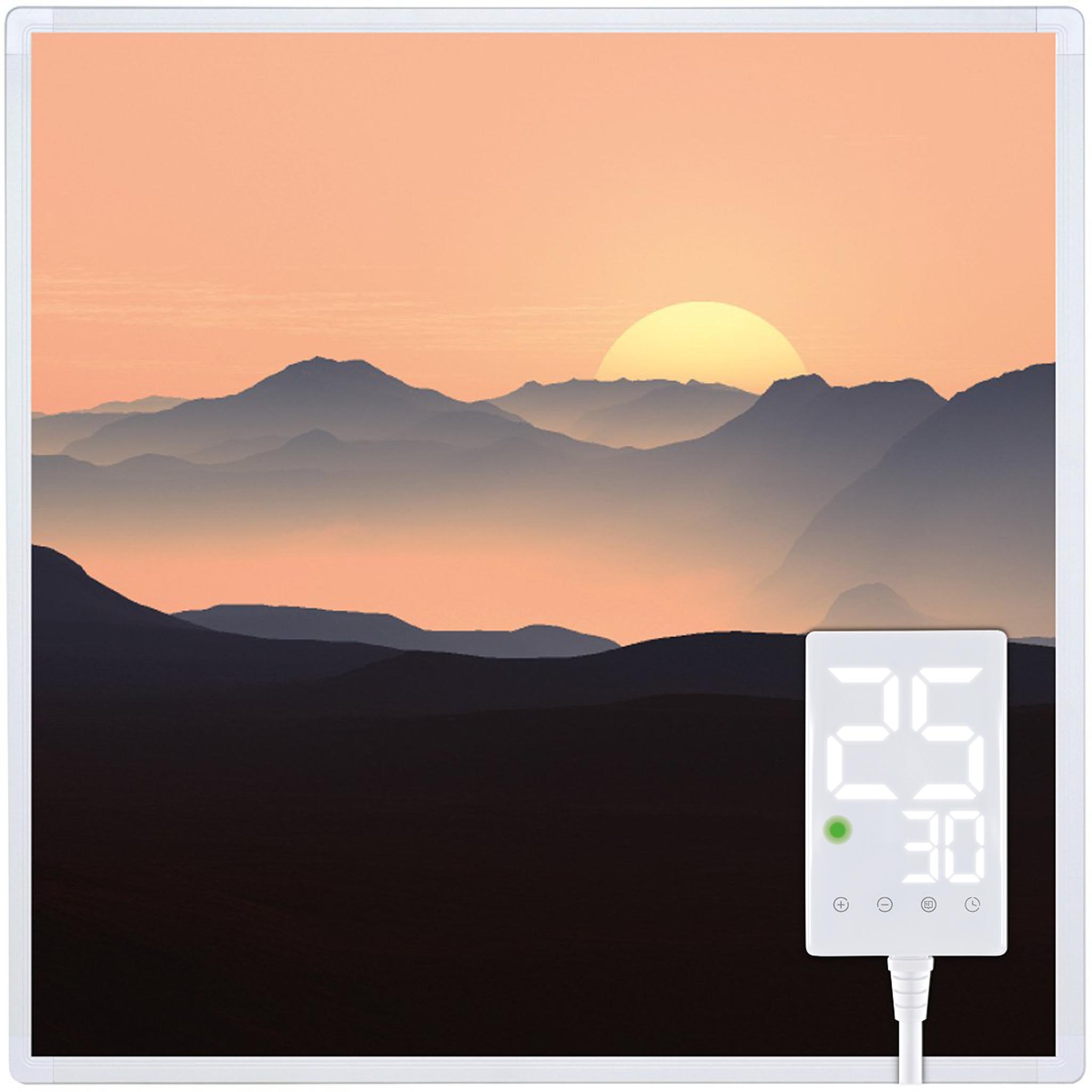 Sonnenuntergang über Bergen mit Digitalanzeige. Das Bild wird von einem weißen Rahmen umgeben.