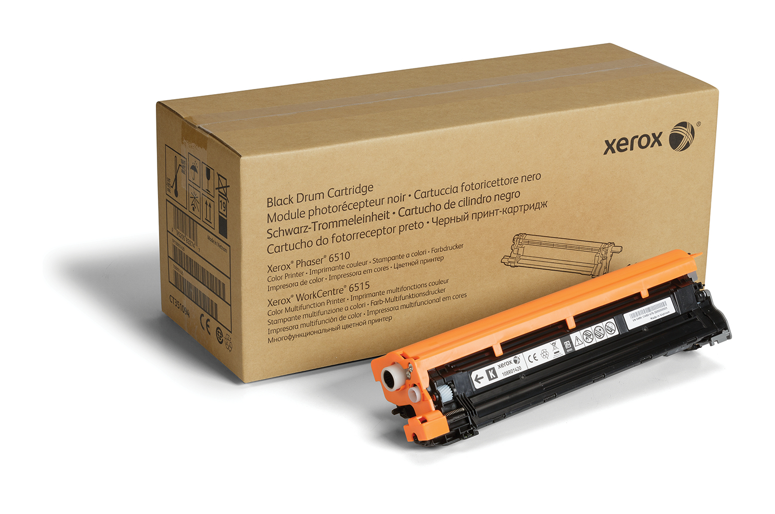 Una cartuccia toner Xerox davanti alla sua scatola. La scatola è marrone con testo e la cartuccia è arancione e nera.