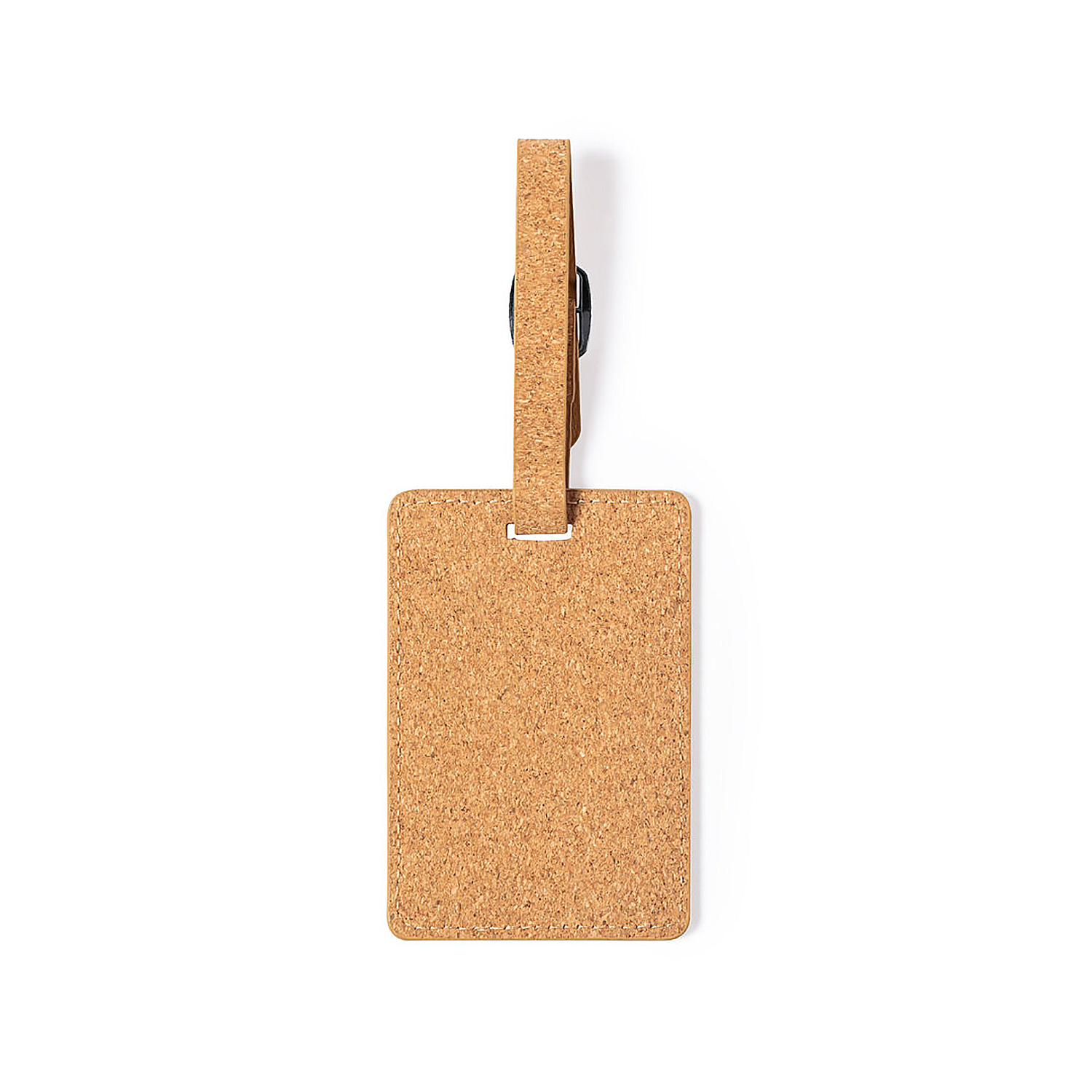 Una etiqueta de equipaje de corcho con una correa de cuero, la etiqueta es rectangular y tiene un color marrón claro, sobre un fondo blanco.