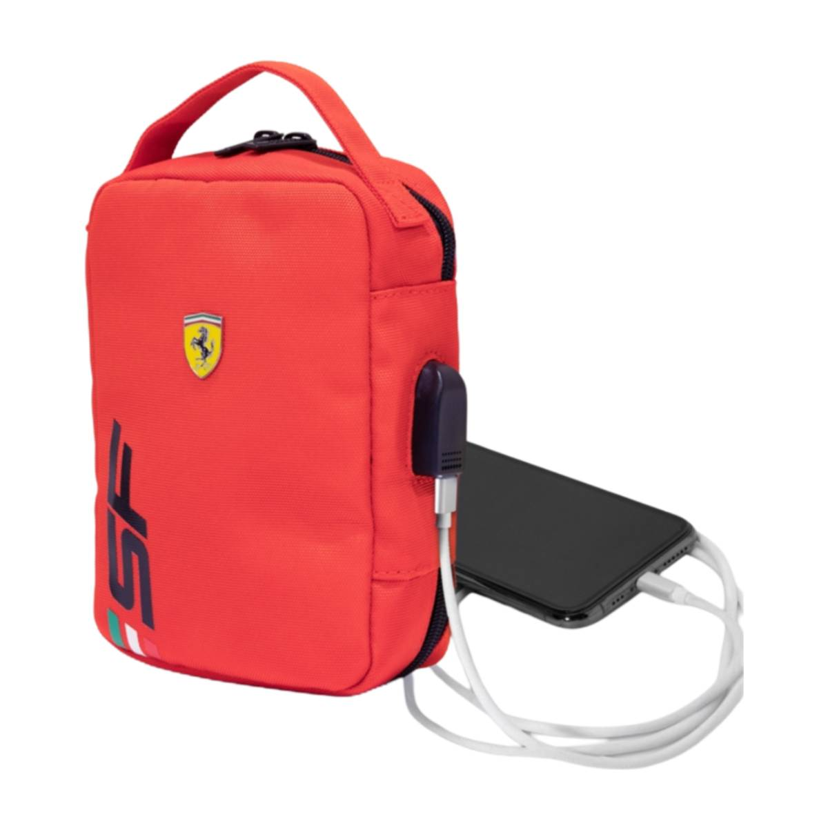 Rote Ferrari-Tasche mit Handy-Ladefunktion, weißes Kabel. Schwarzes Telefon. Ferrari-Logo auf der Tasche.