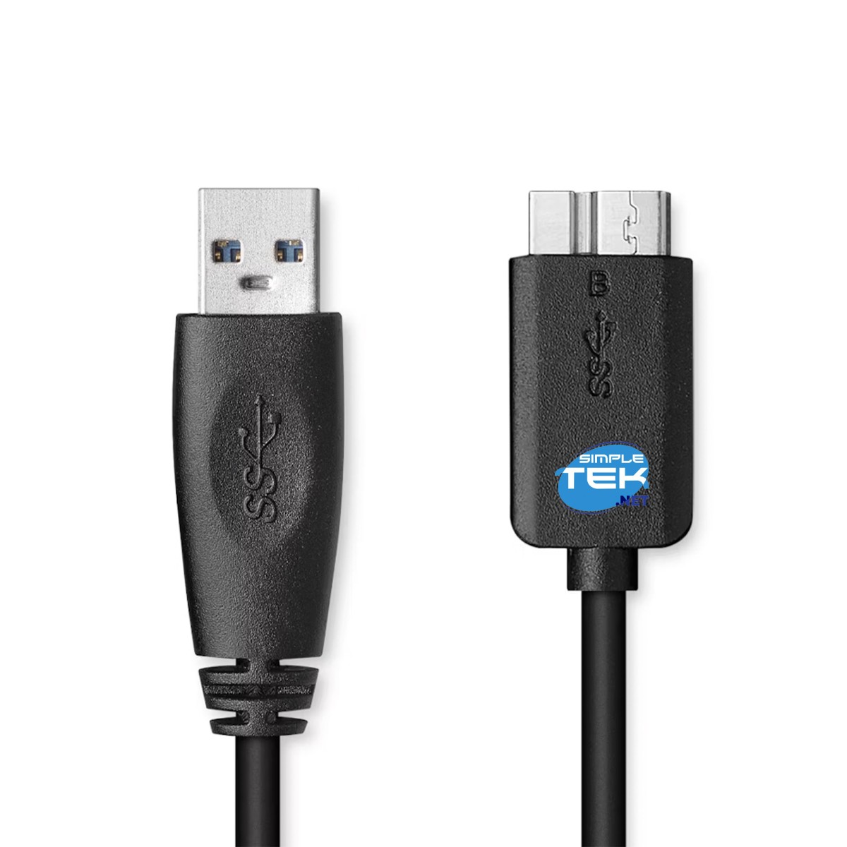 Zwei schwarze USB-Kabel, eines mit einem Standard-USB-Anschluss, das andere mit einem Micro-USB-Anschluss, vor weißem Hintergrund.