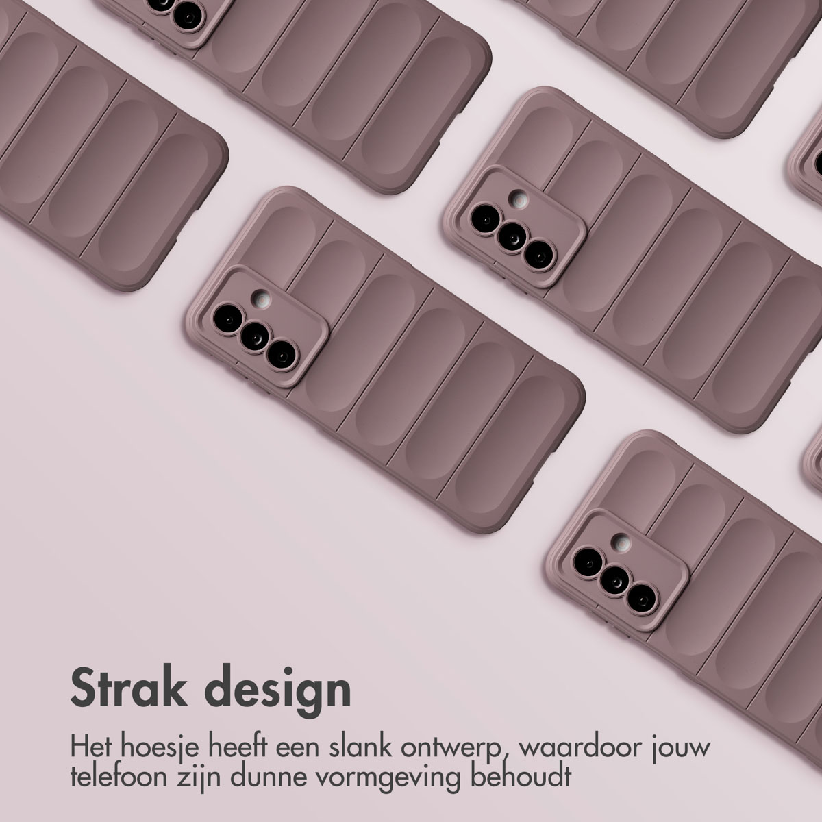 Meerdere mauve telefoonhoesjes diagonaal op een lichtroze oppervlak. Elke hoes heeft een camera-uitsparing en een geribbeld ontwerp.
