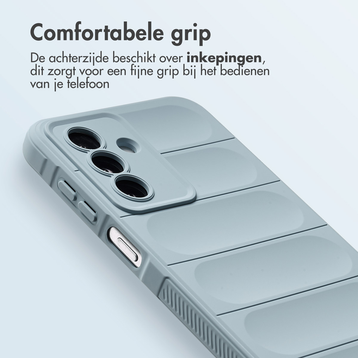 Une coque de téléphone bleu clair avec des lignes horizontales texturées. Elle possède des découpes pour l'appareil photo et des boutons latéraux, offrant une prise en main confortable.