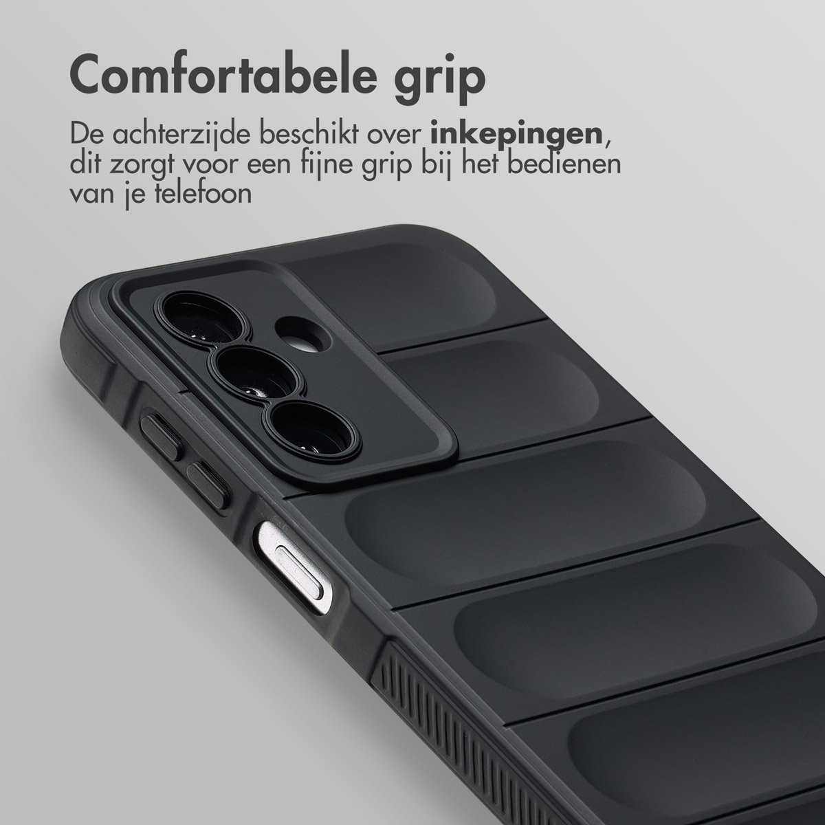 Une coque de téléphone noire avec une prise texturée. La coque a des découpes pour l'appareil photo et un bouton d'alimentation.