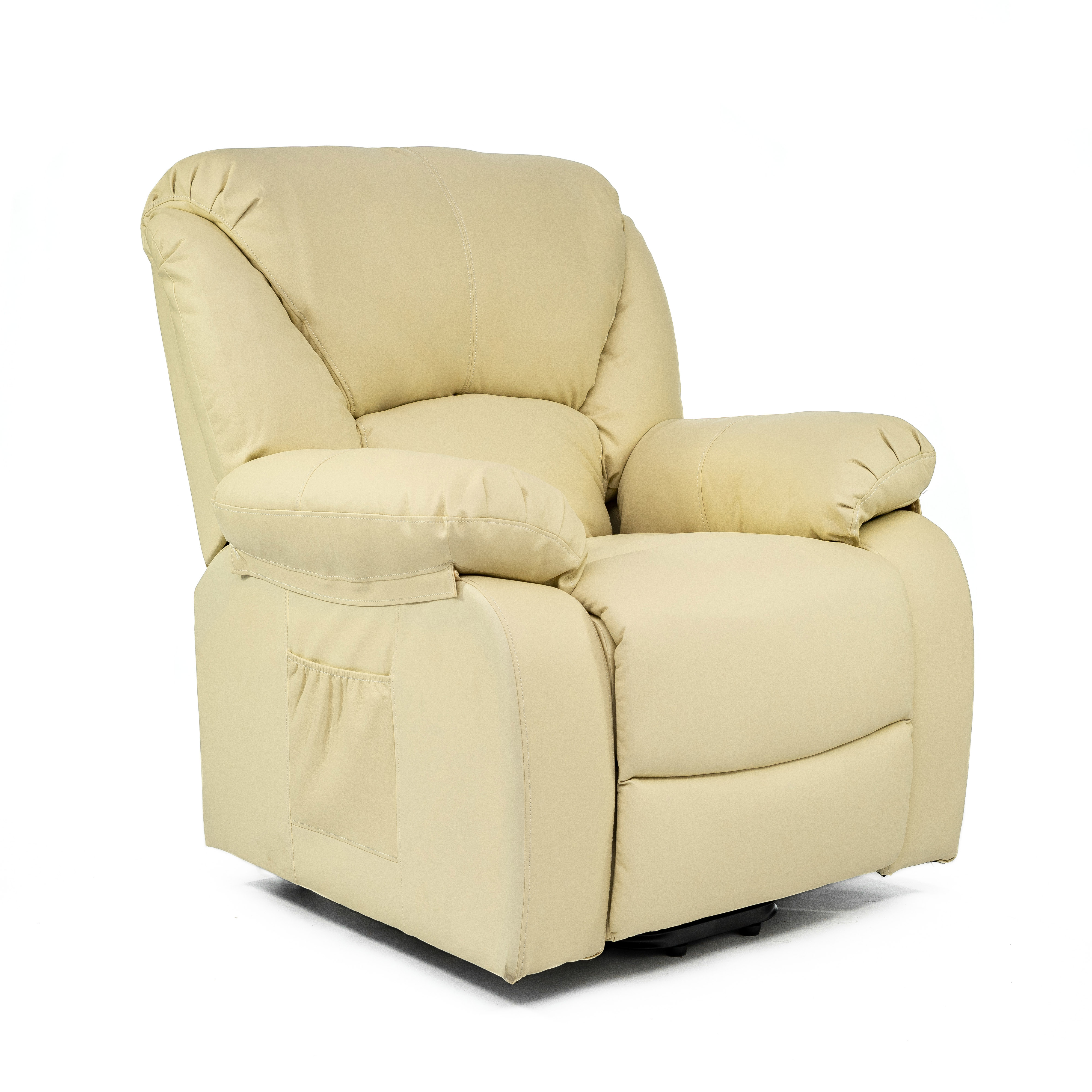 Un sillón reclinable color crema sobre fondo blanco. Tiene un bolsillo lateral y es de cuero.