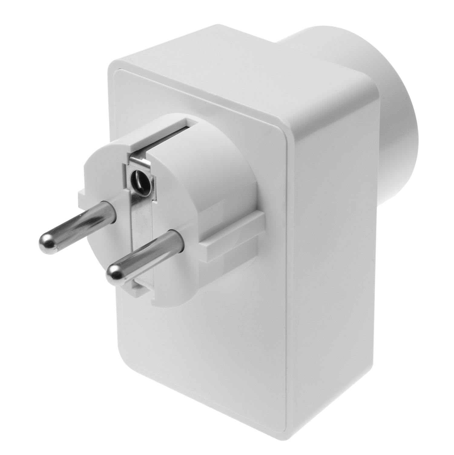Ein weißer europäischer Steckeradapter. Er hat zwei Metallstifte und eine Buchse. Der Hintergrund ist rein weiß.
