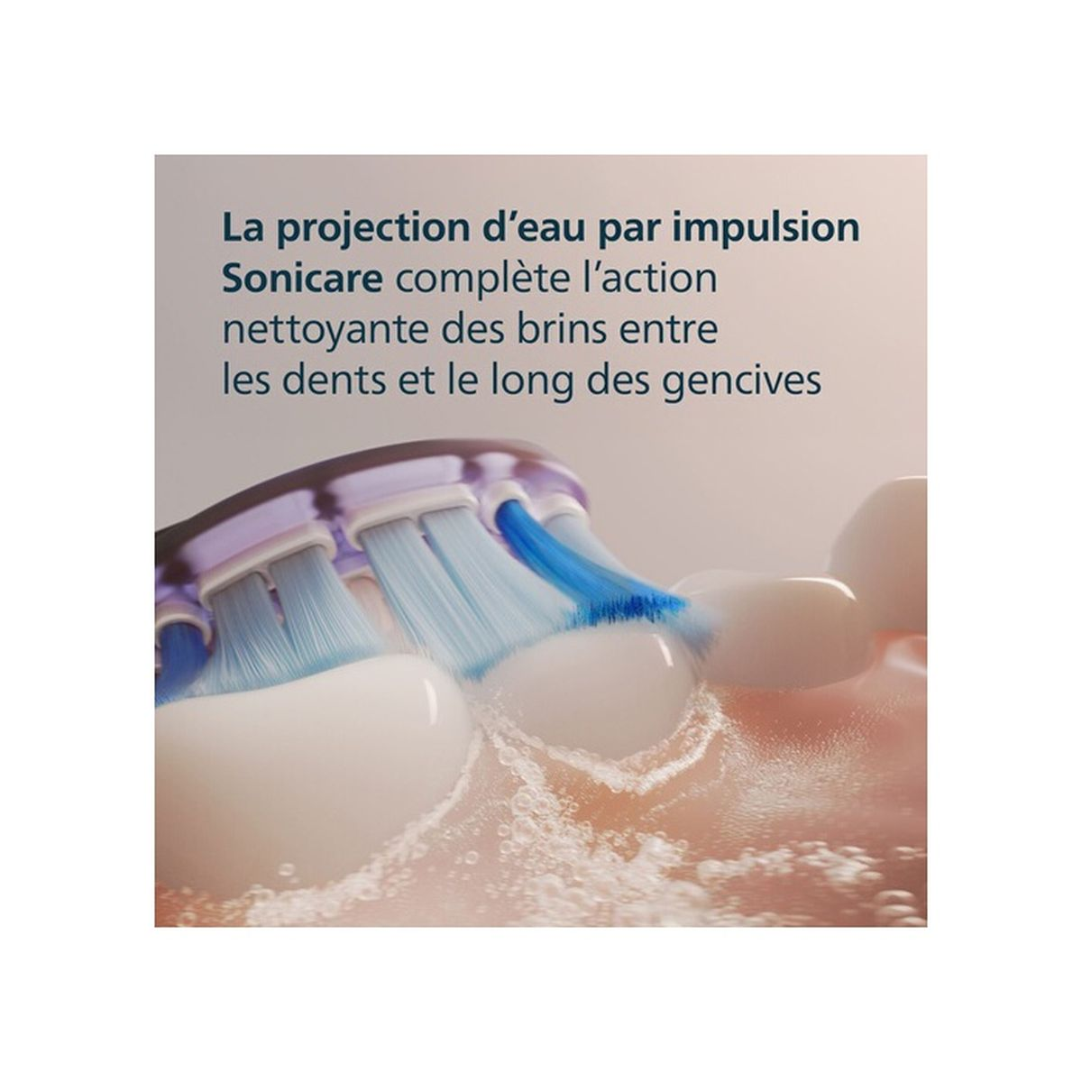 Primer plano de un cepillo de dientes limpiando dientes. Las cerdas azules rocían agua, limpiando entre los dientes y las encías.