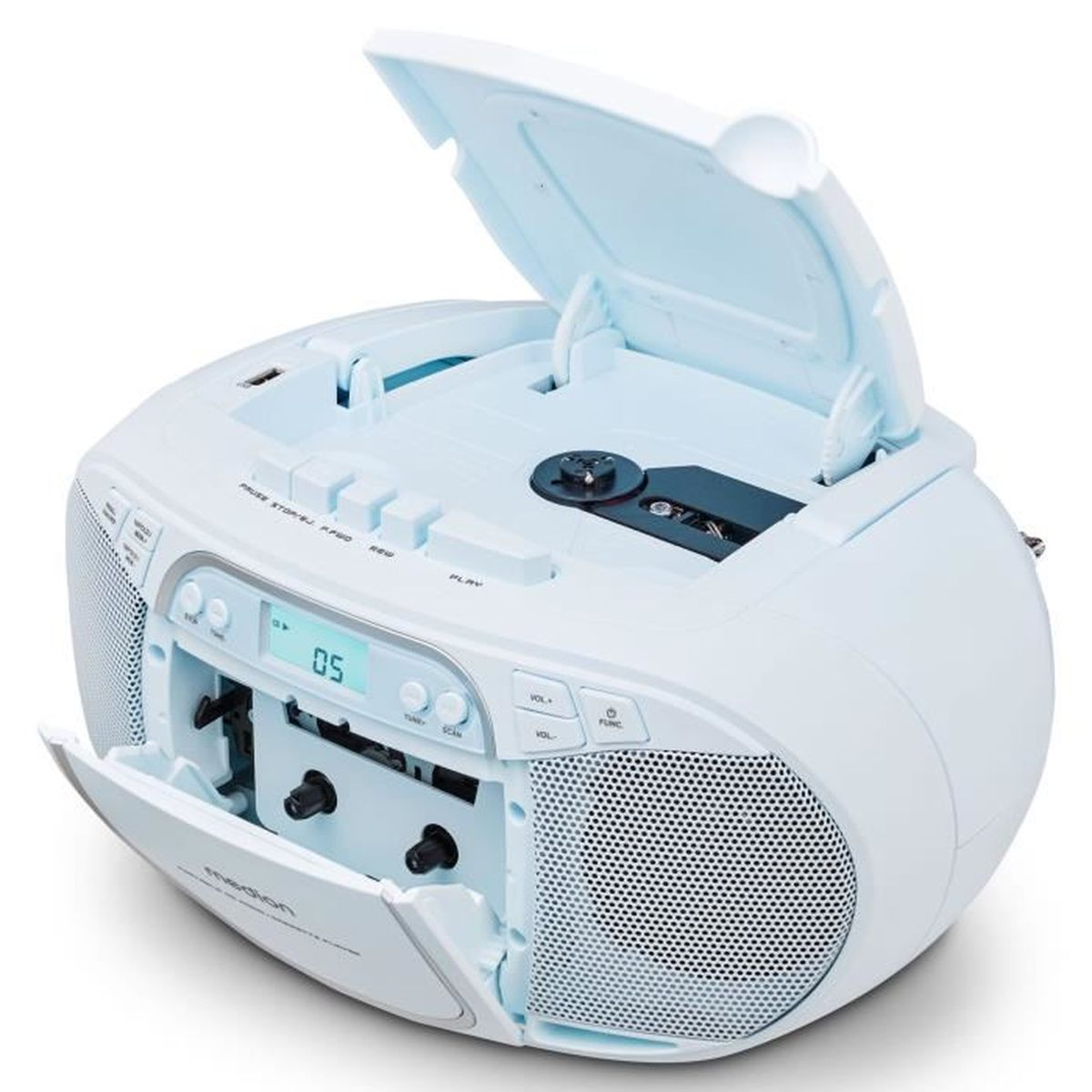 Un boombox bianco con sportelli CD e cassetta aperti. Il display mostra '05'. Altoparlanti sui lati. Tasti per riproduzione, pausa e altre funzioni sono visibili.