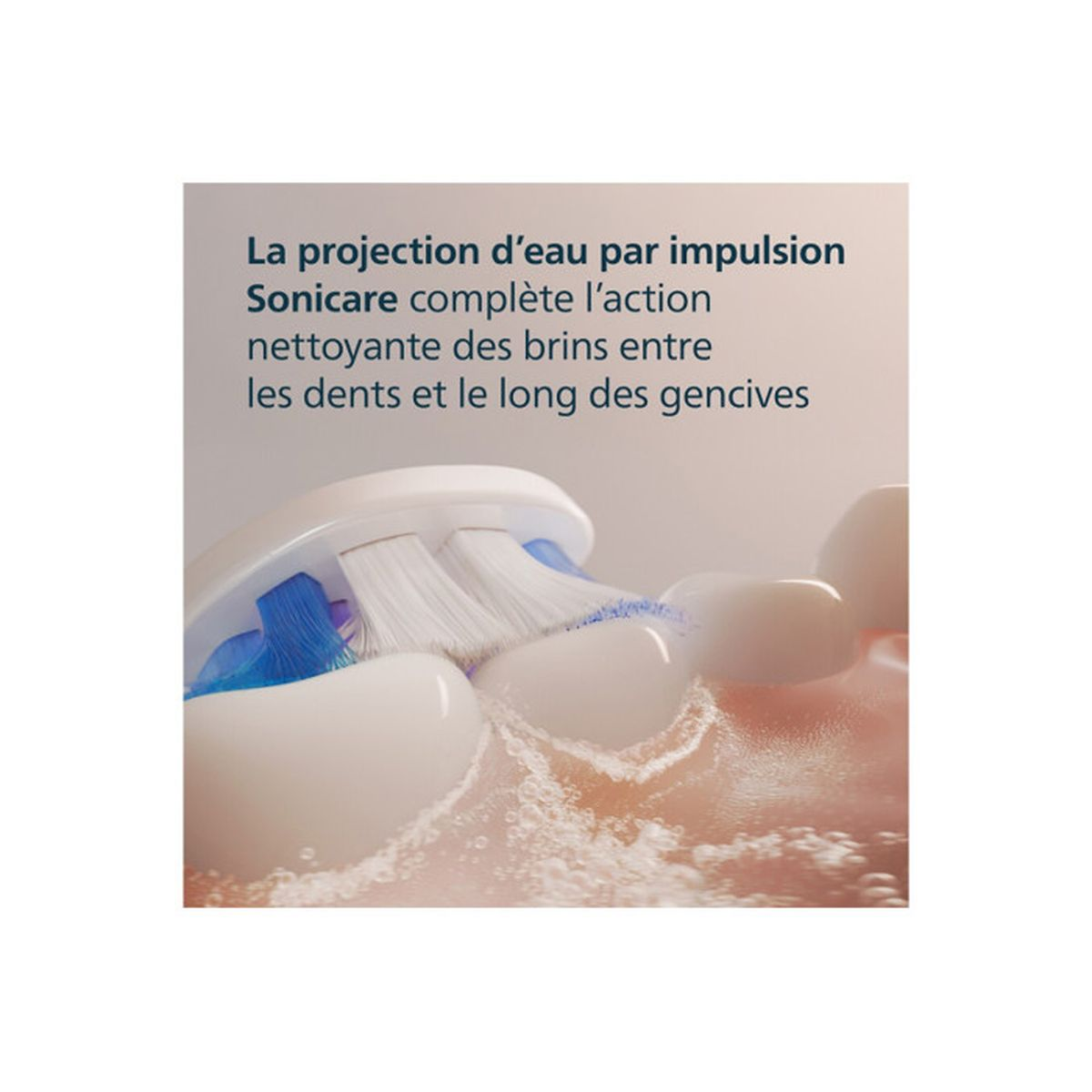 Un cepillo de dientes limpiando dientes. El agua está rociando. El cepillo tiene cerdas blancas y azules. La escena es un primer plano de dientes y encías.