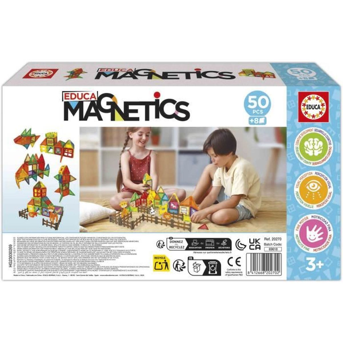Scatola di Educa Magnetics. Due bambini costruiscono con blocchi magnetici. La scatola mostra i blocchi e le strutture finite.