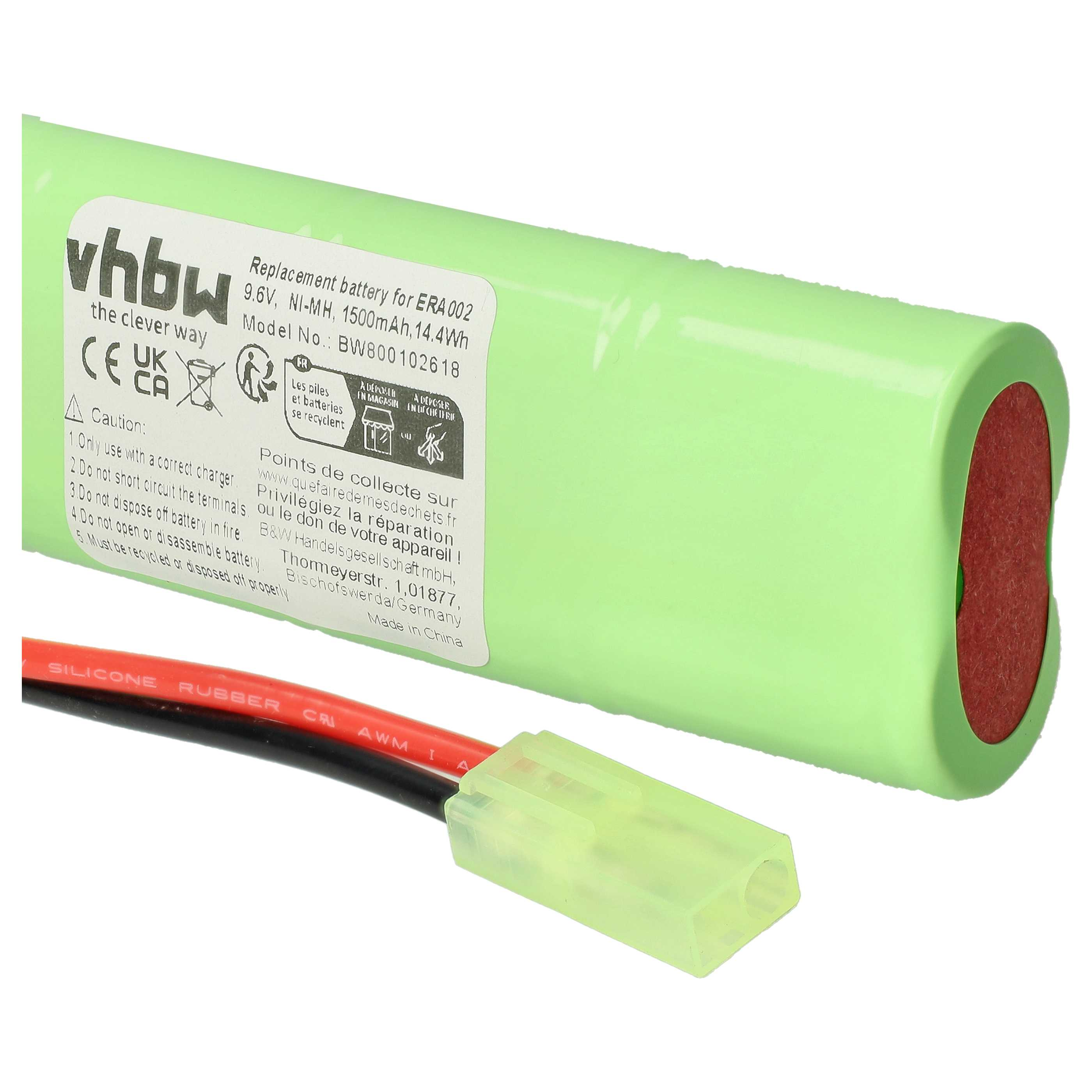 Eine grüne Batterie mit weißem Etikett. Sie hat rote und schwarze Drähte mit einem gelben Stecker am Ende.