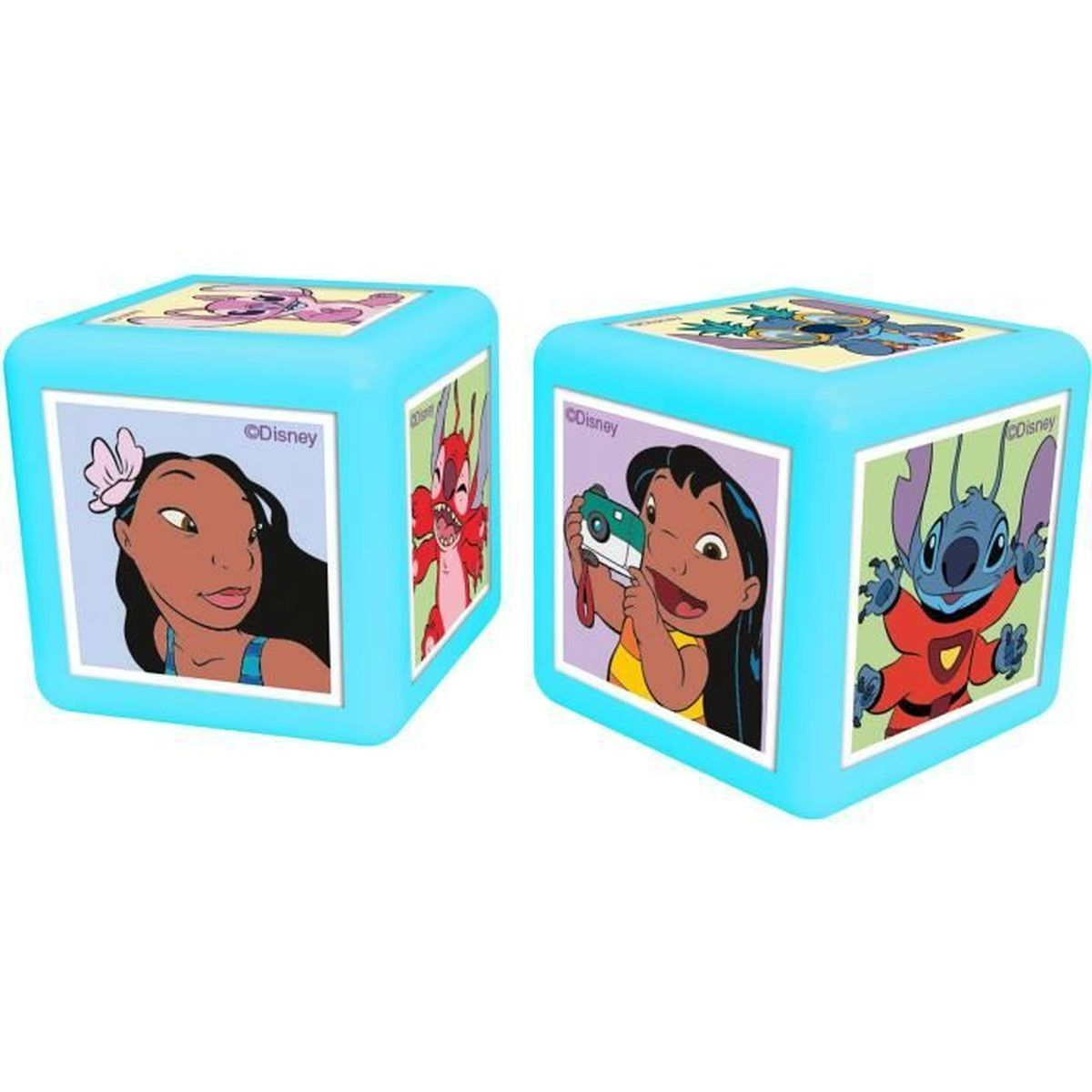 Due cubi blu con personaggi Disney su ogni lato. I personaggi includono Lilo, Stitch e altri. I cubi sono illuminati.