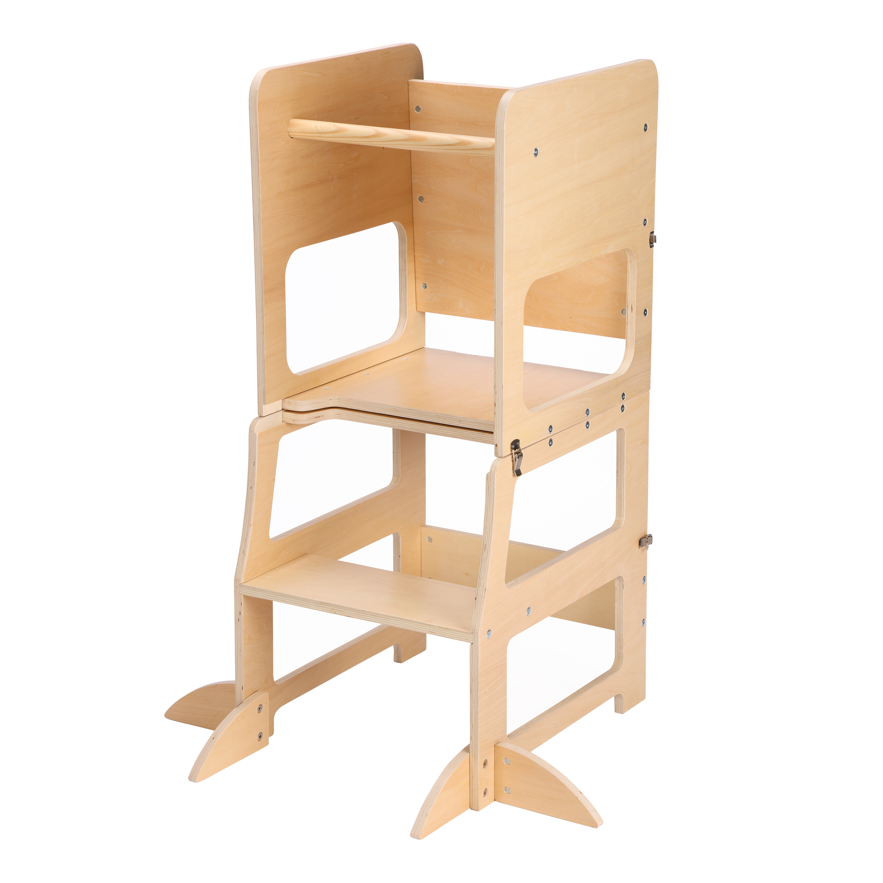 Hocker aus Holz. Er ist hellbraun, hat zwei Plattformen und eine Sicherheitsstange.