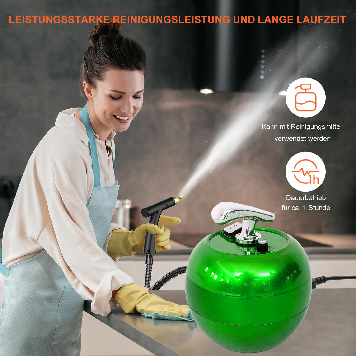 Frau benutzt einen Dampfreiniger. Der Reiniger ist grün und schwarz. Sie trägt Handschuhe und eine Schürze.