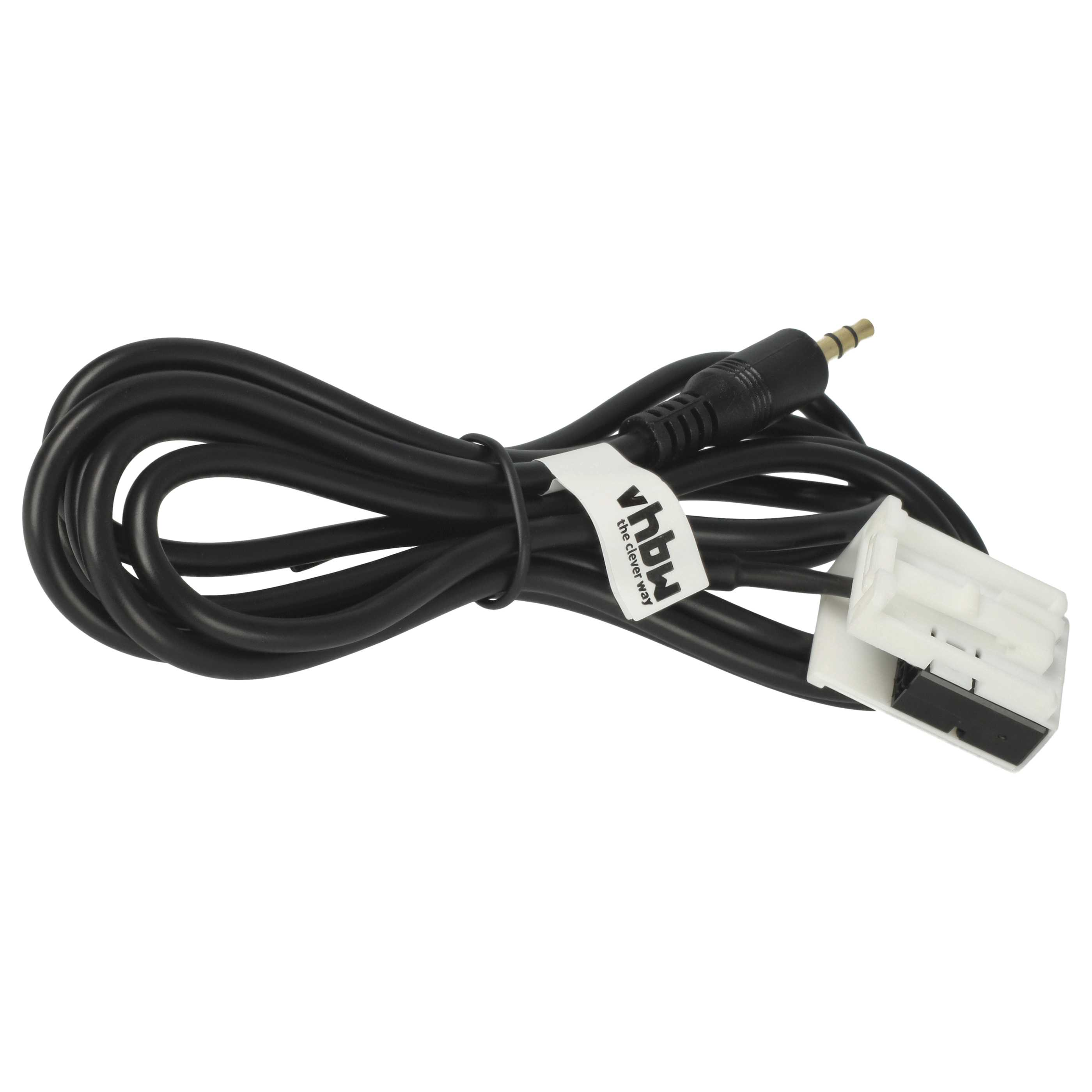 Schwarzes Audiokabel mit 3,5-mm-Klinke und weißem Stecker. Das Kabel ist aufgerollt und hat ein Etikett.