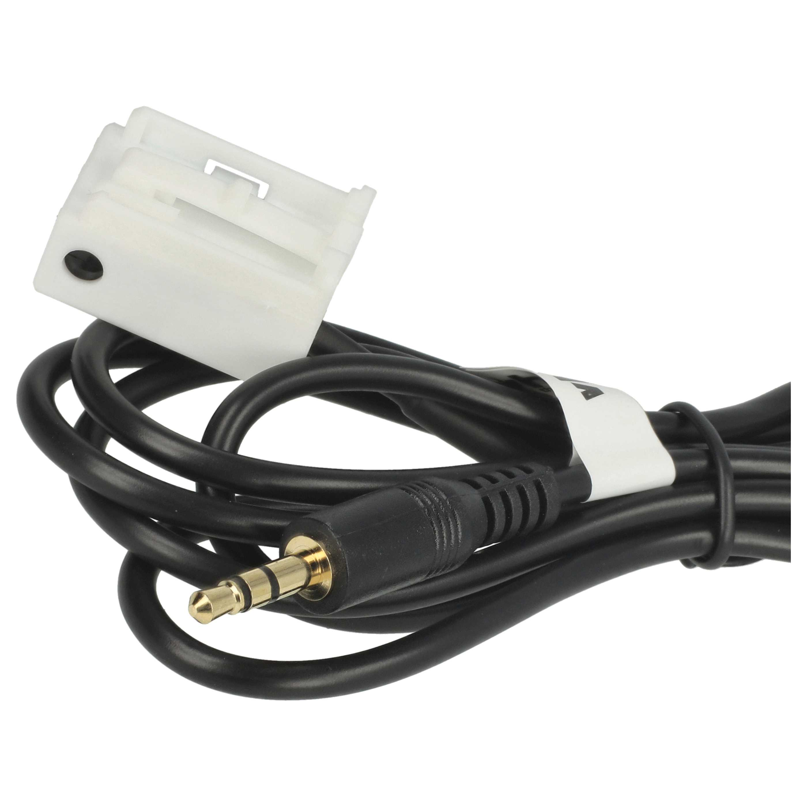 Ein schwarzes Audiokabel mit 3,5-mm-Klinke und einem weißen Stecker. Der Hintergrund ist schlicht weiß.