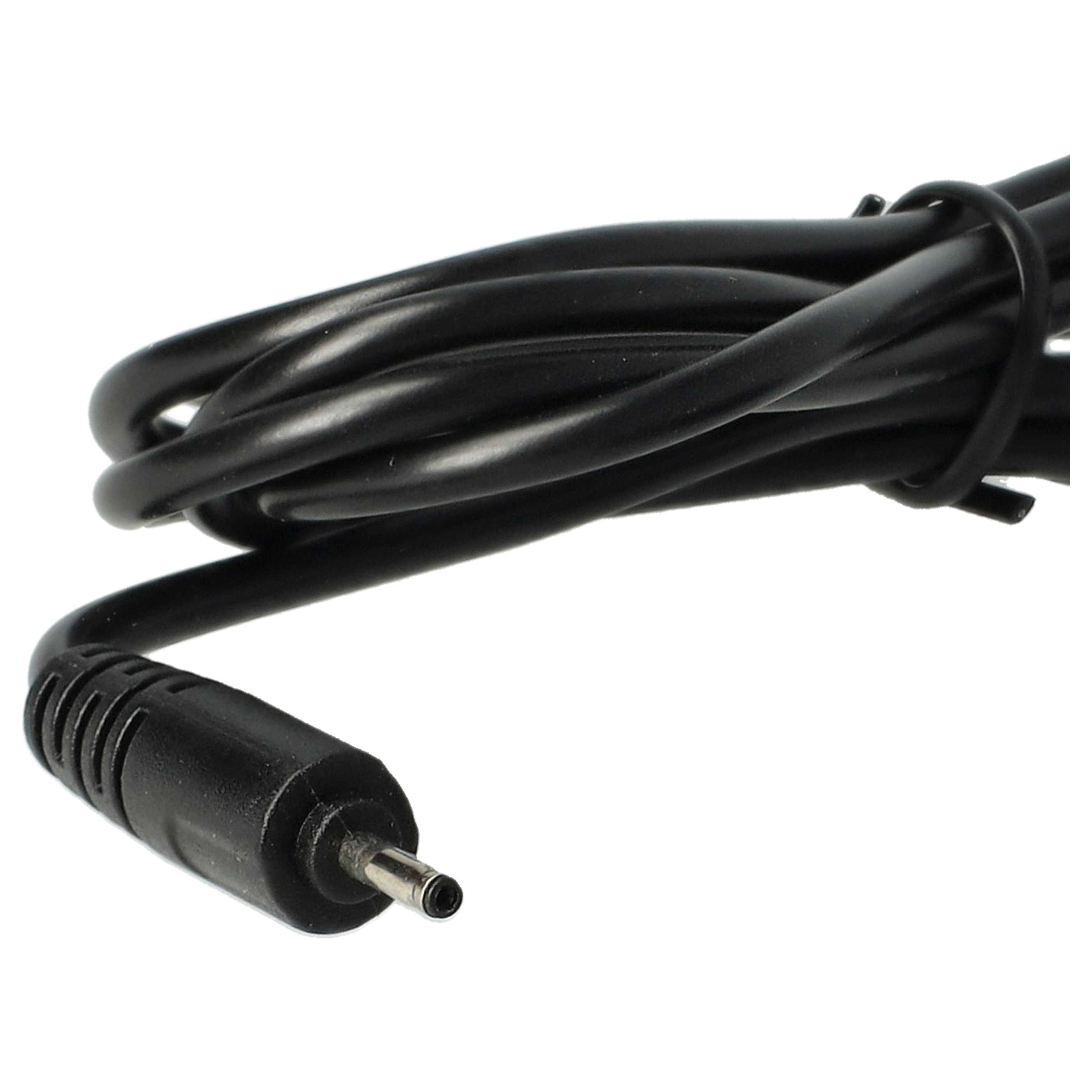 Ein schwarzes Netzkabel mit rundem Stecker auf weißem Hintergrund. Das Kabel ist aufgerollt und hat einen kleinen Stift.