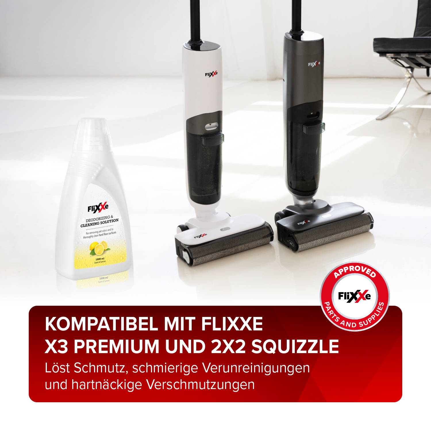 Das Bild zeigt Reinigungszubehör. Zwei aufrechte Staubsauger, eine Reinigungsflasche und ein zugelassenes Teileabzeichen.