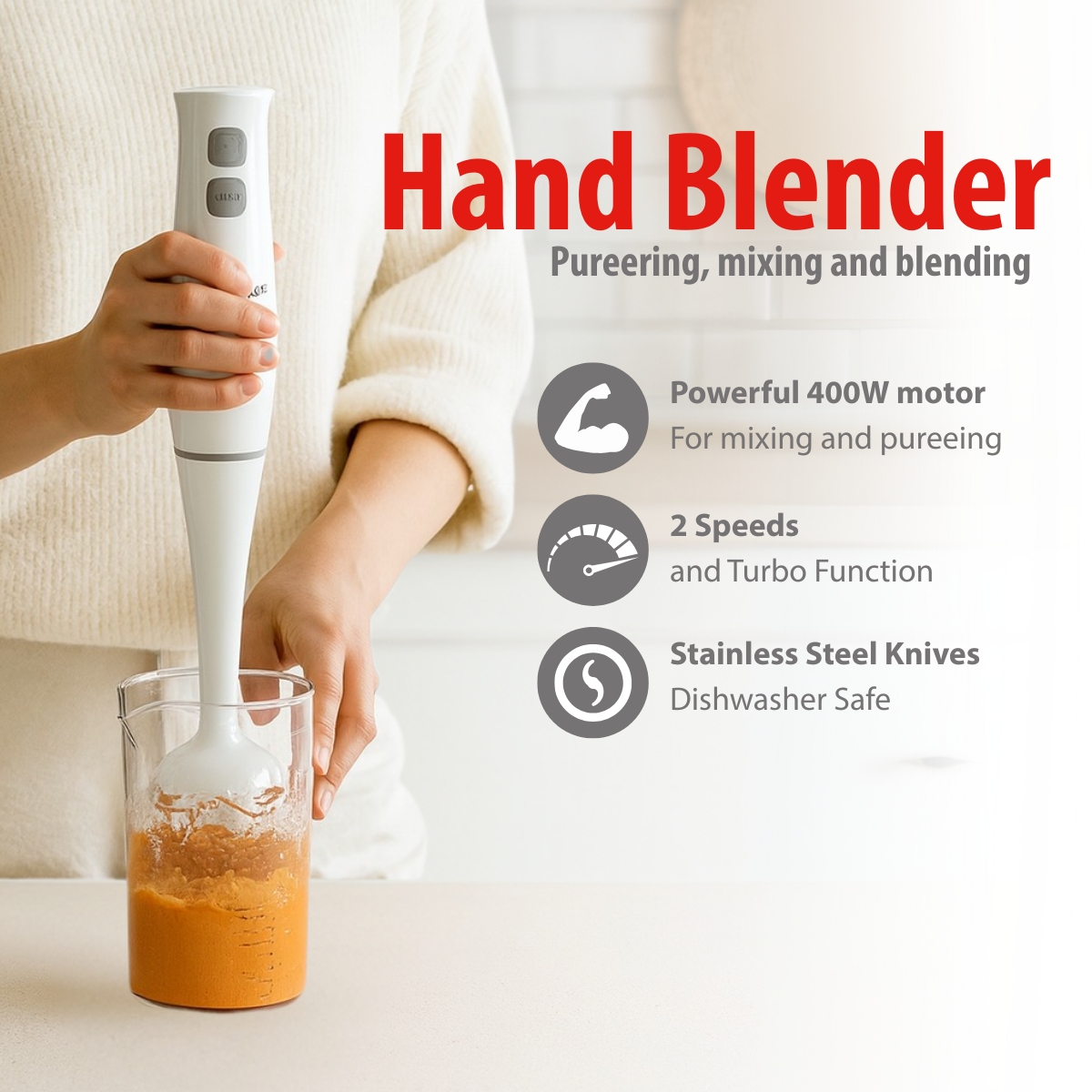 Een vrouw houdt een witte staafmixer boven een glas met een oranje mengsel. Tekst zegt 'Staafmixer' en kenmerken.