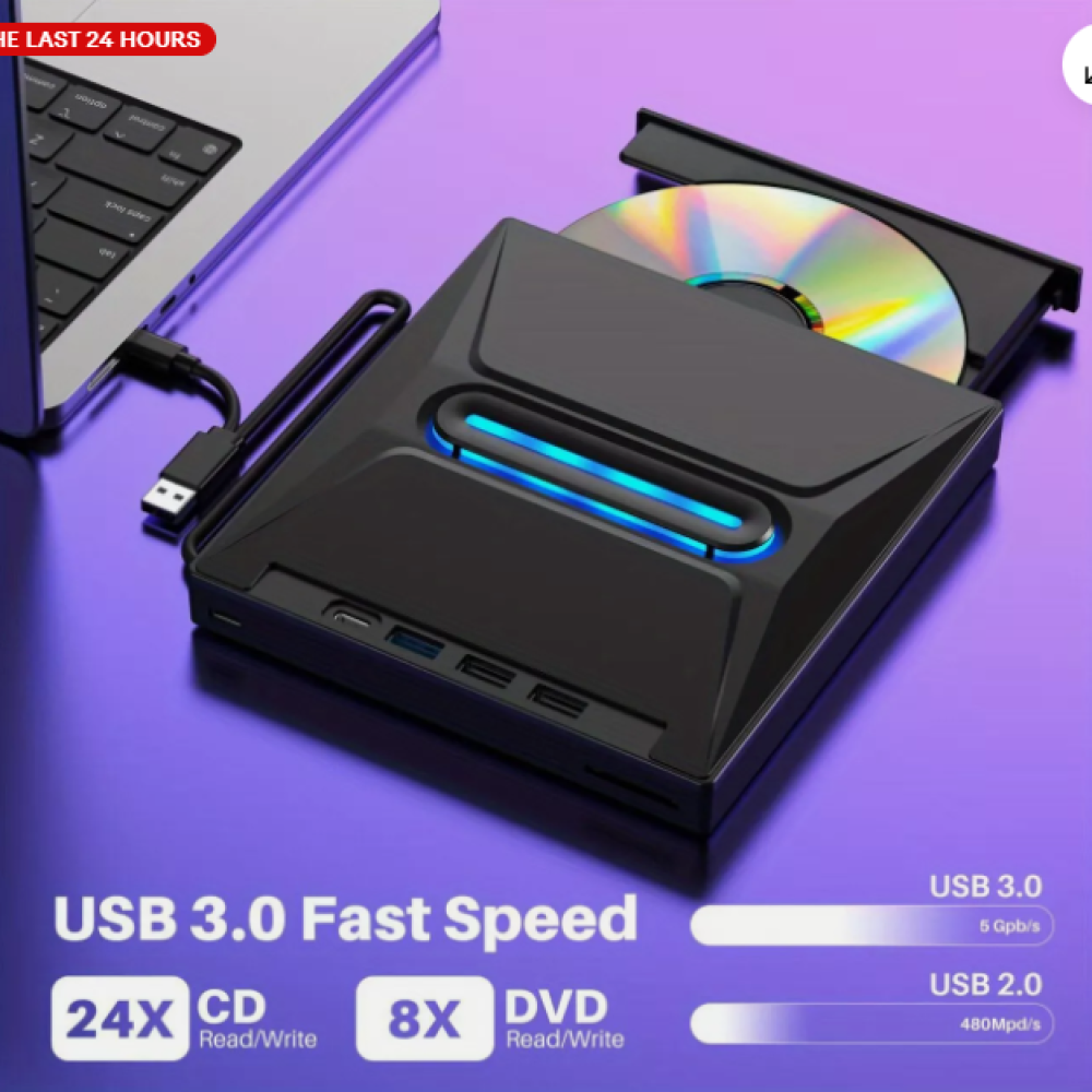 Schwarzes externes CD/DVD-Laufwerk, verbunden mit Laptop. Eine CD befindet sich im Laufwerk. USB 3.0 und 2.0 Geschwindigkeiten.