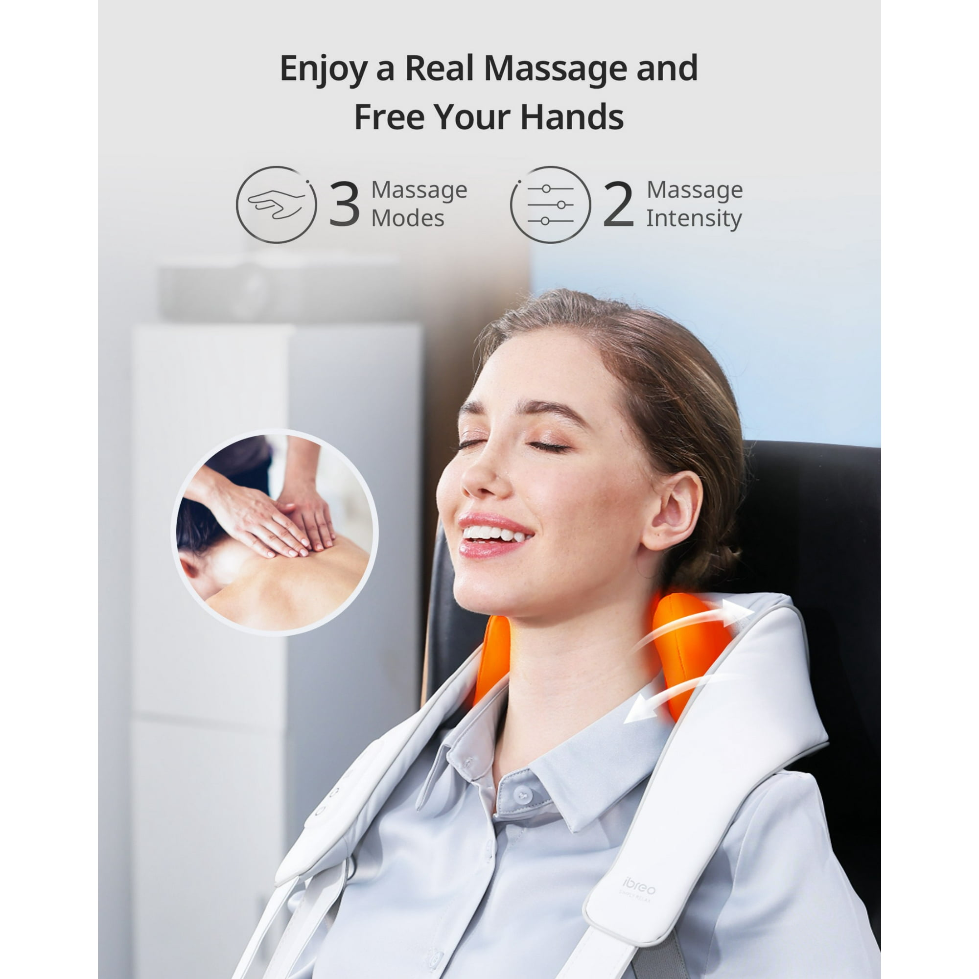 Eine Frau trägt ein Nackenmassagegerät. Das Bild zeigt 3 Massagemodi und 2 Intensitätsstufen. Sie lächelt mit geschlossenen Augen.
