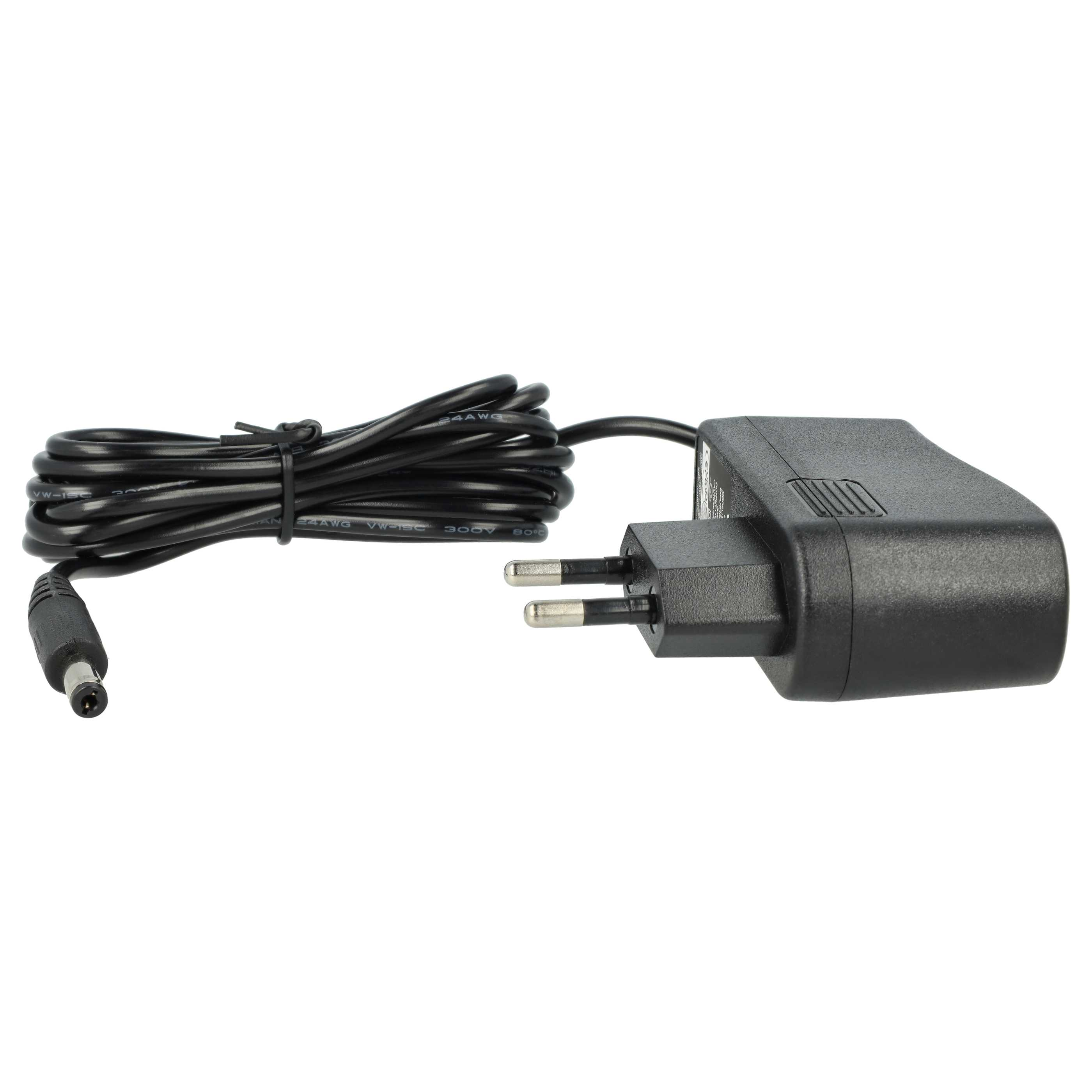 Schwarzes Netzteil mit Kabel. Hat zwei Stifte und einen runden Anschluss. Weißer Hintergrund.