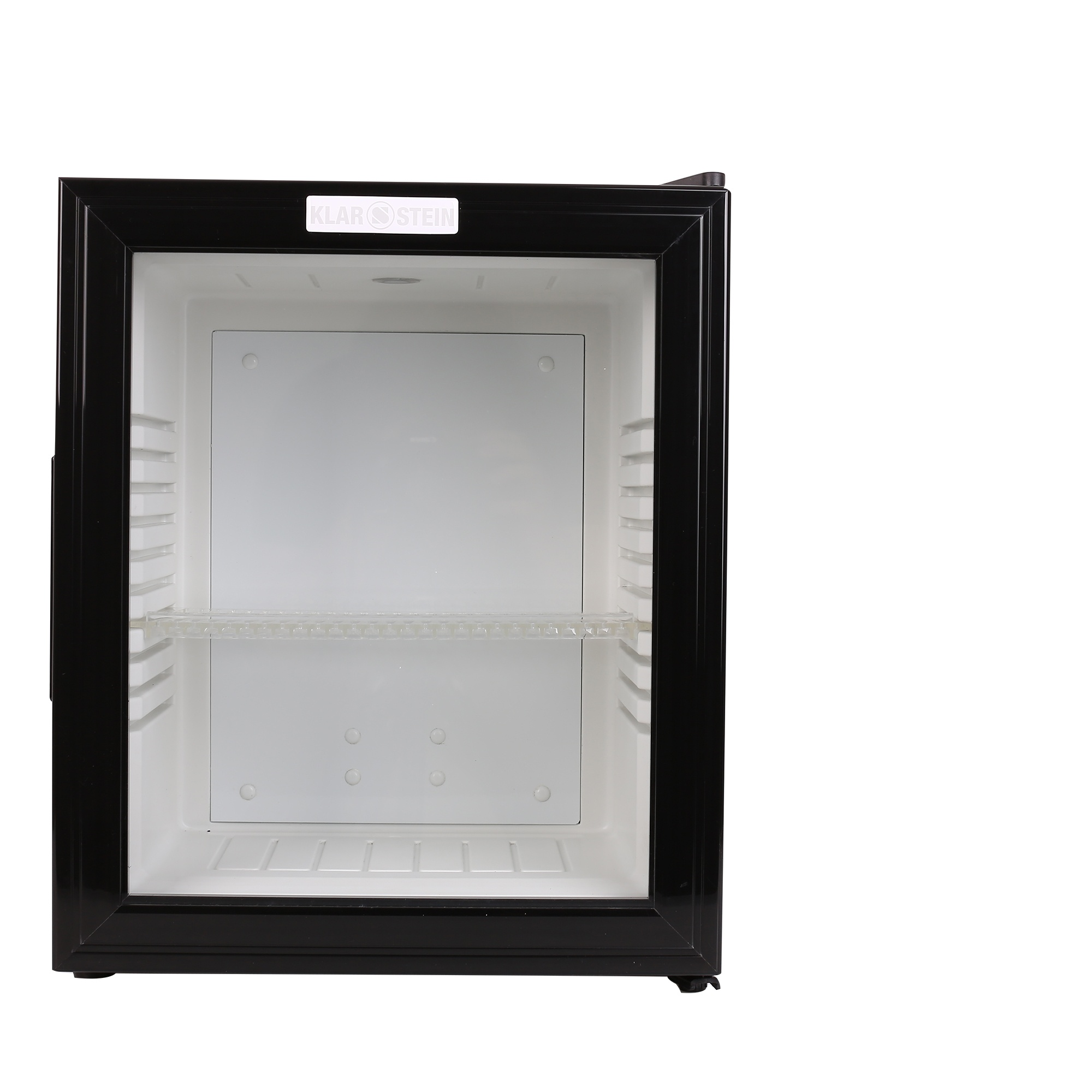 Un mini-refrigerador negro con puerta de vidrio está abierto. El interior es blanco con un estante. La marca es visible.