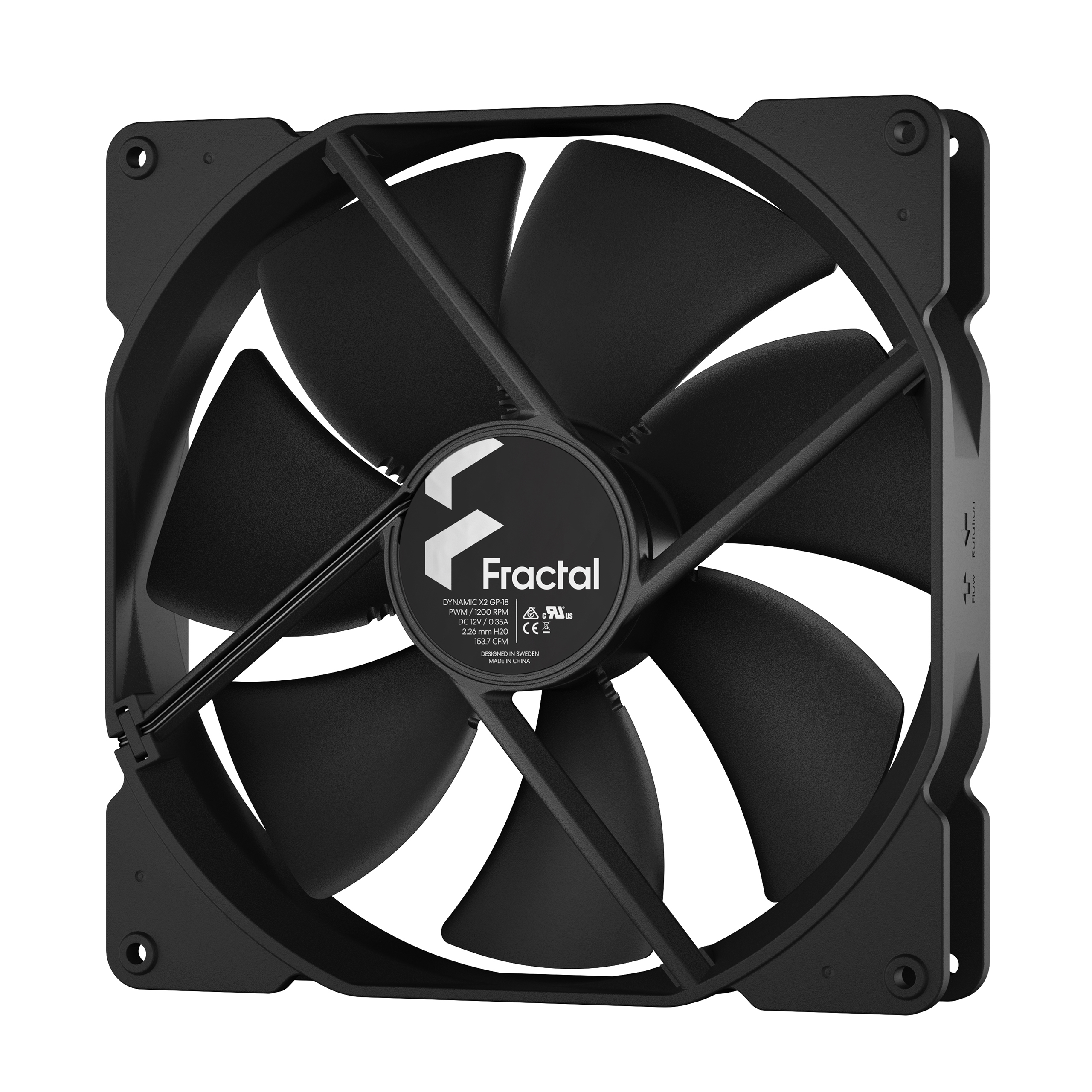 Una ventola per computer nera con sette pale, con il logo Fractal al centro e sfondo bianco.