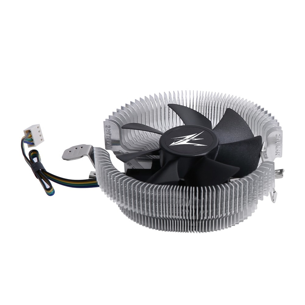 Un dissipatore CPU per computer. Ha una ventola nera al centro, circondata da alette argentate. I fili sono collegati al dissipatore.