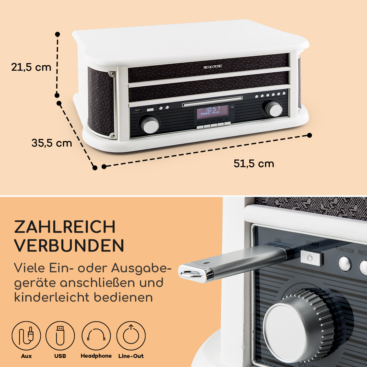 Eine weiß-schwarze Stereoanlage mit Maßangaben. Sie hat einen USB-Anschluss, und ein USB-Laufwerk ist eingesteckt. Text: 'ZAHLREICH VERBUNDEN'.