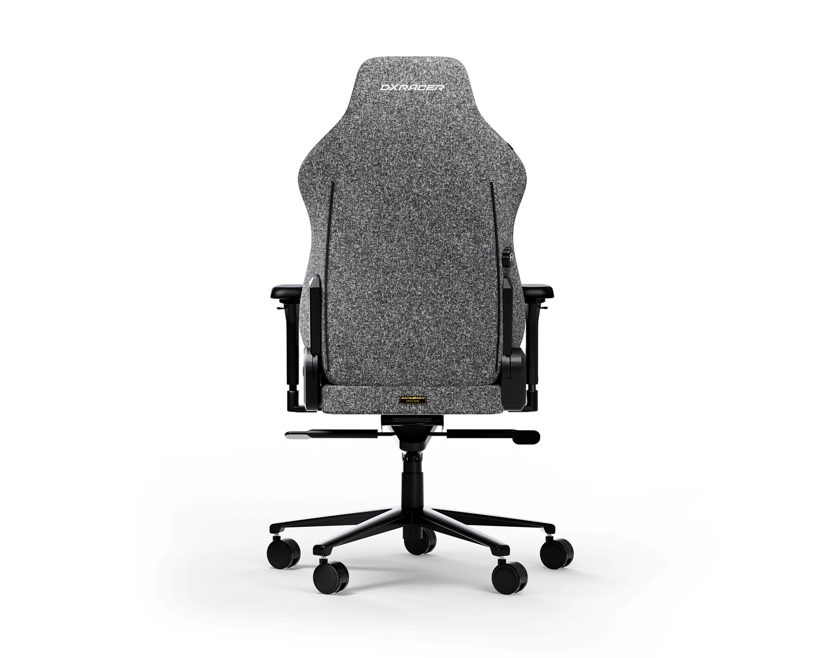 Ein grau-schwarzer ergonomischer Bürostuhl. Er hat Rollen, verstellbare Armlehnen und eine hohe Rückenlehne mit dem Markennamen DXracer.