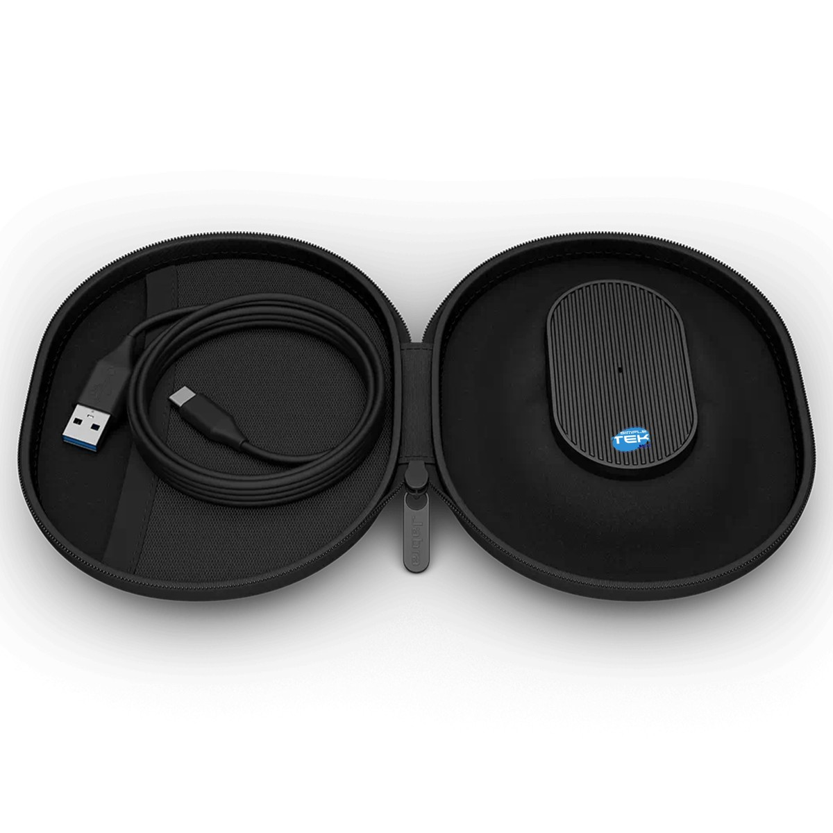 Custodia nera con cavo USB e base di ricarica. La custodia è aperta, rivelando gli oggetti su sfondo bianco.