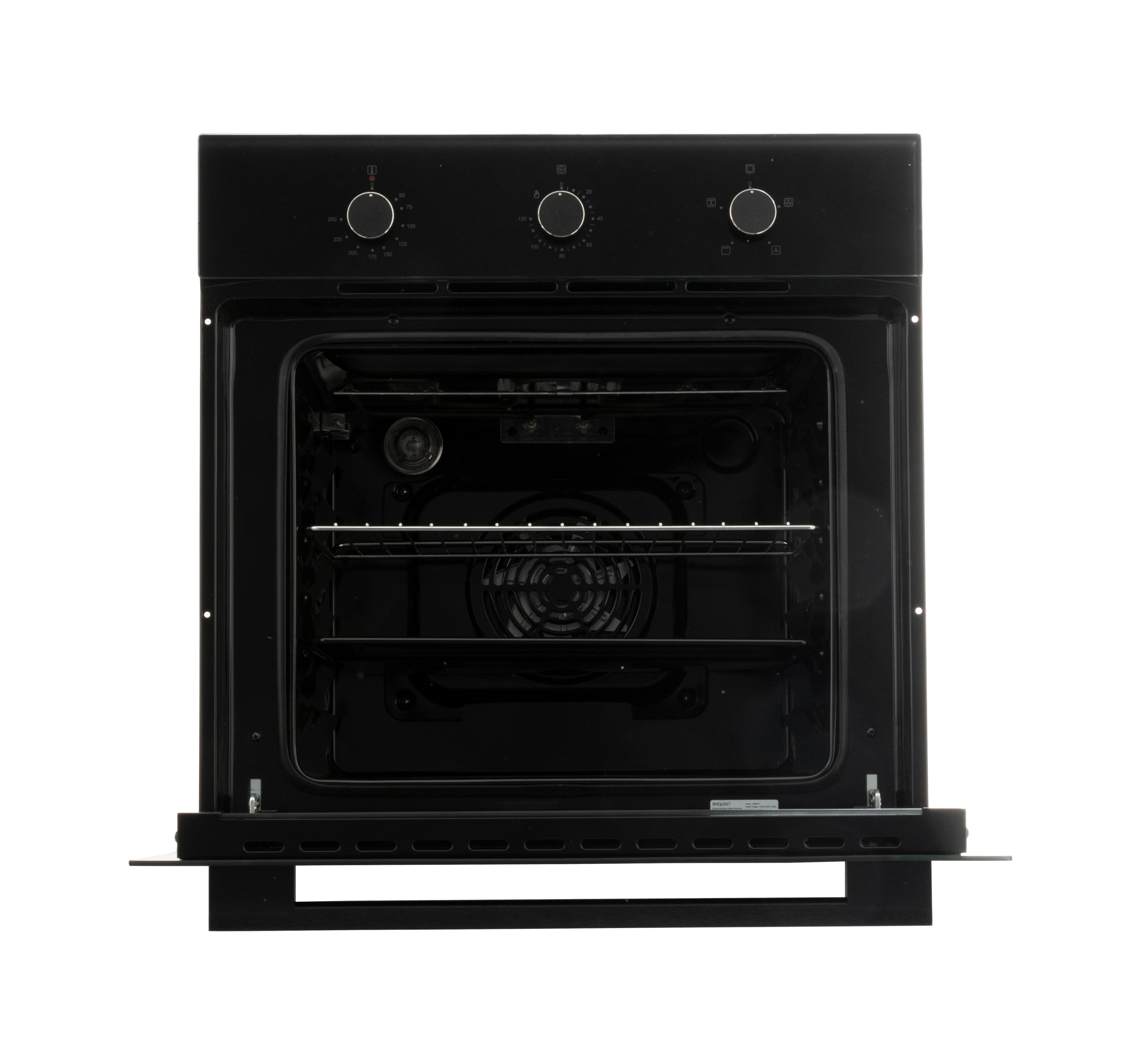 Zwarte oven met open deur. Knoppen voor temperatuurregeling bevinden zich boven de deur. Binnenin zijn een rek en een ventilator zichtbaar.
