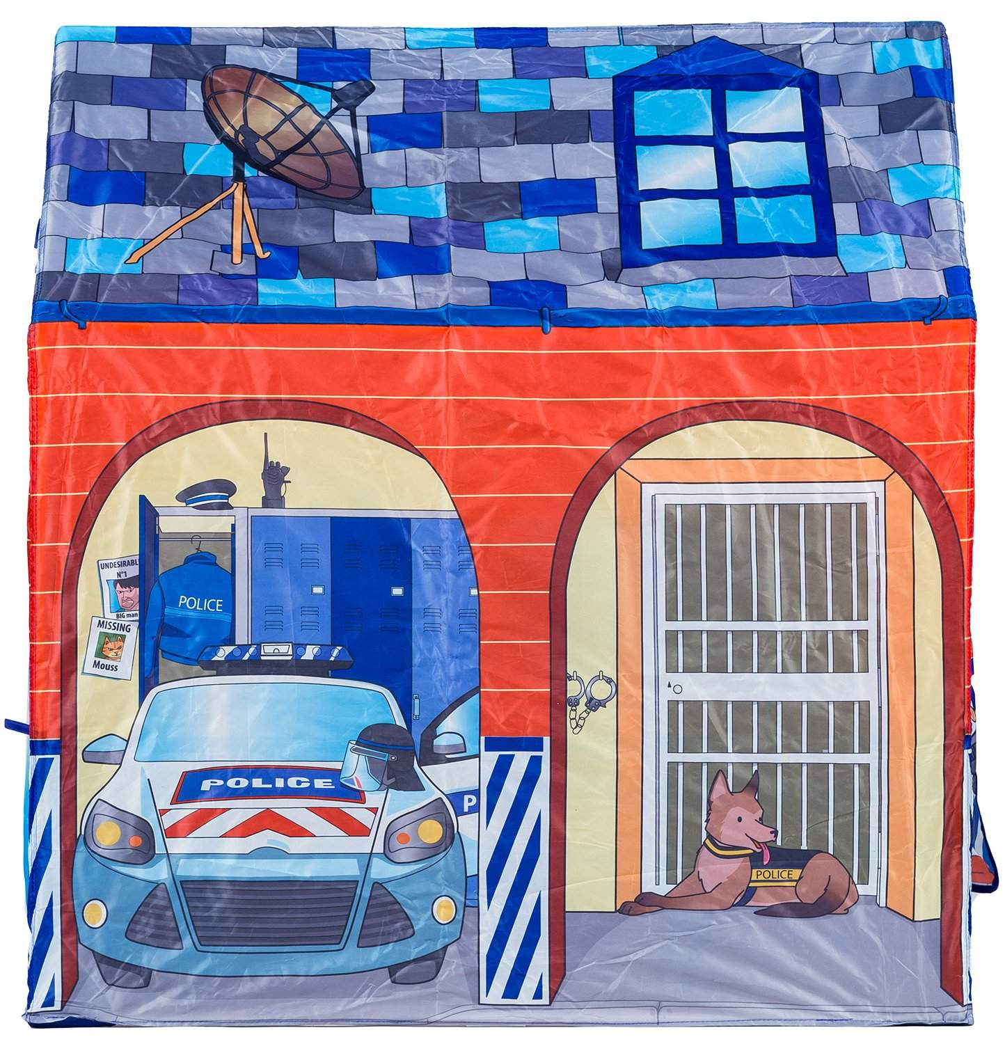 Una casa de juegos infantil que se asemeja a una estación de policía. Cuenta con un coche de policía, un perro, una puerta de celda, taquillas y un satélite.