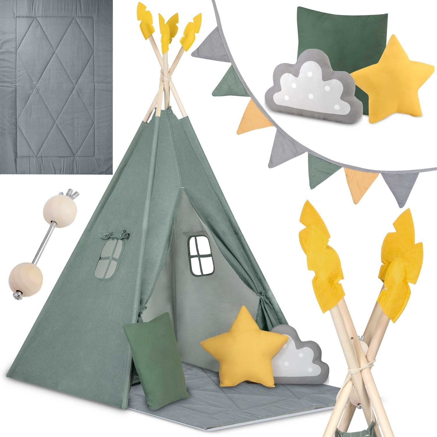 Una tienda tipi verde con almohadas y banderas de estrellas amarillas, una almohada de nube gris, una manta gris y un juguete de madera.