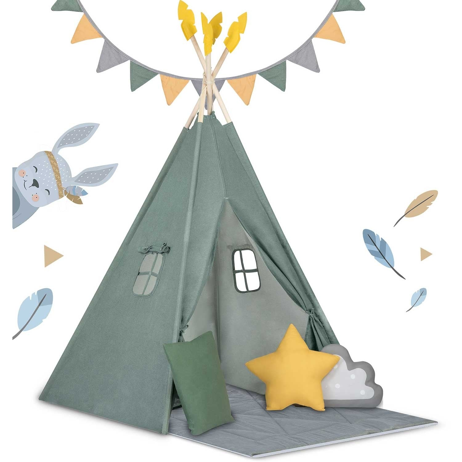Una tienda tipi verde con una almohada en forma de estrella amarilla, una almohada verde y una almohada en forma de nube sobre una alfombra gris. Un conejo decora la izquierda.