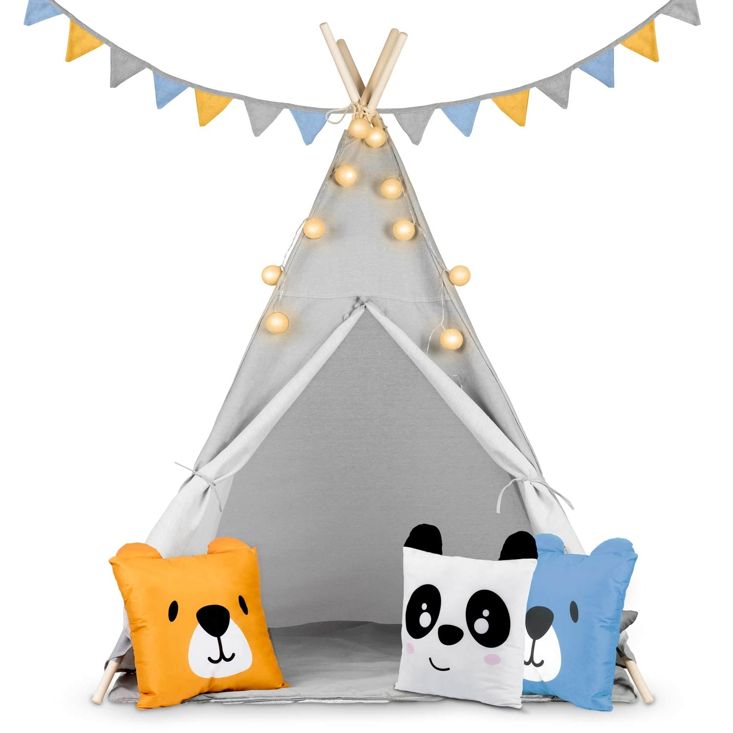 Una tienda tipi gris con luces de hadas y tres almohadas con forma de oso. Una guirnalda de banderas cuelga arriba. Aislado en blanco.