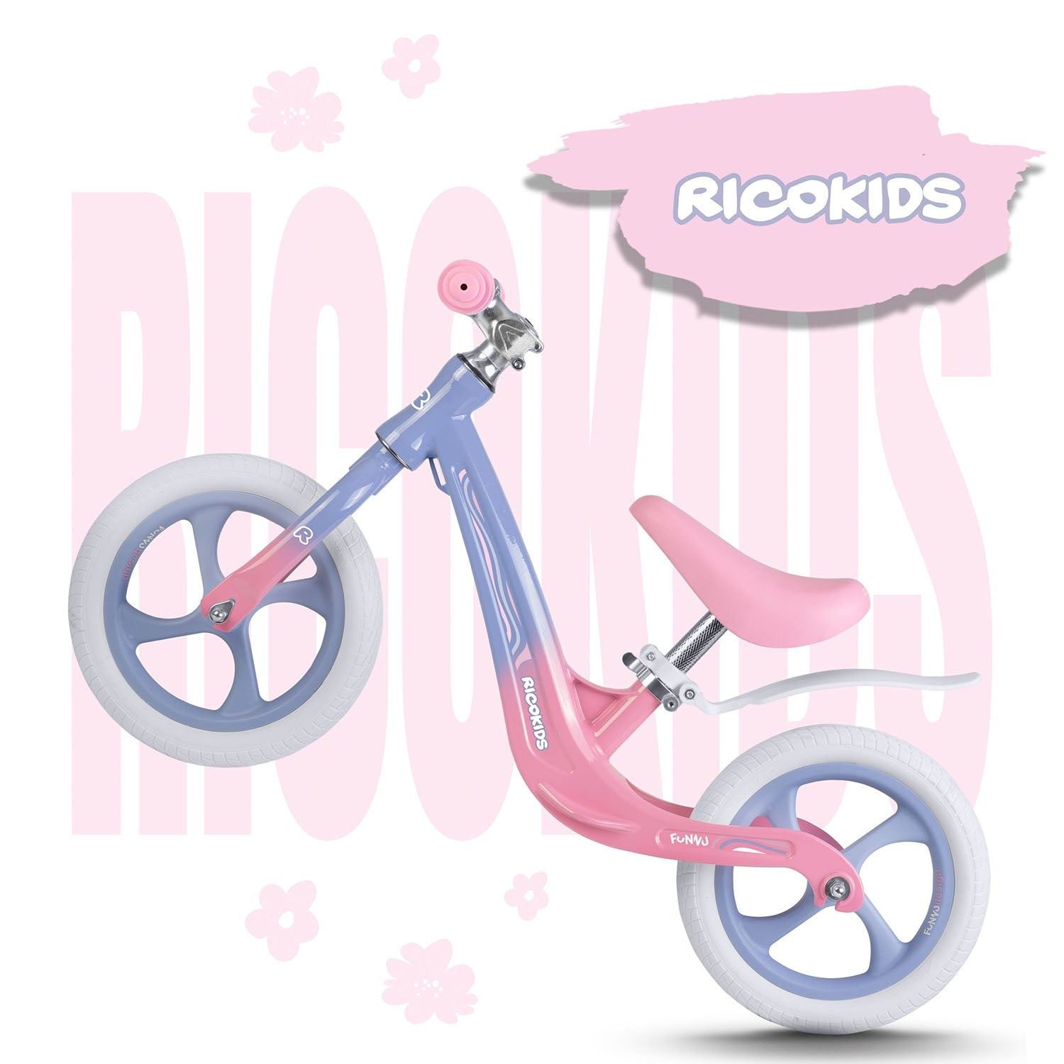 Una bicicleta de equilibrio rosa y azul. Tiene neumáticos blancos, un asiento rosa y la marca Ricokids es visible.