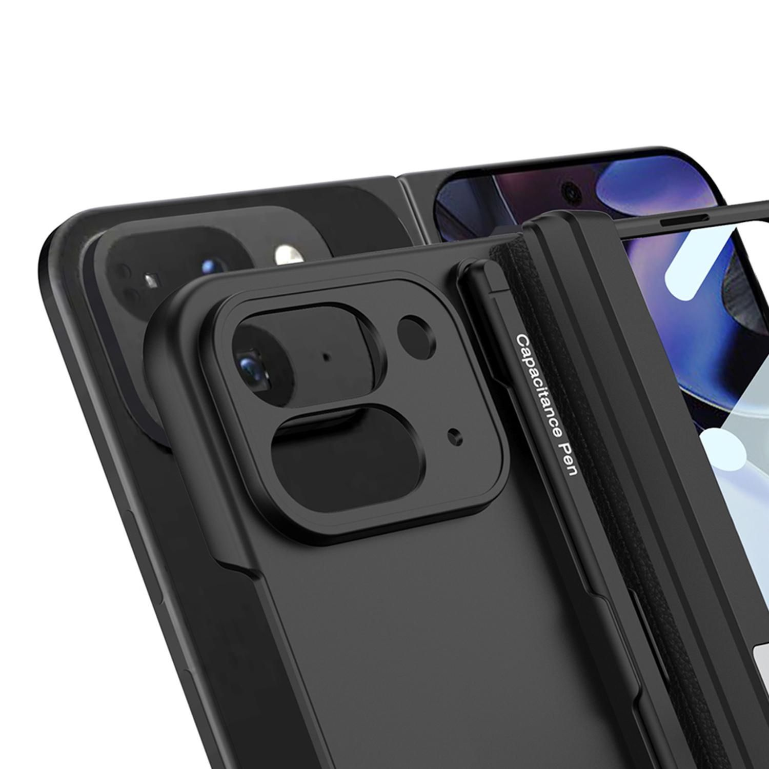 Nahaufnahme einer schwarzen Handyhülle mit einem Stift. Die Hülle bedeckt teilweise ein Telefon, und der Stift ist mit 'Capacitance Pen' beschriftet.