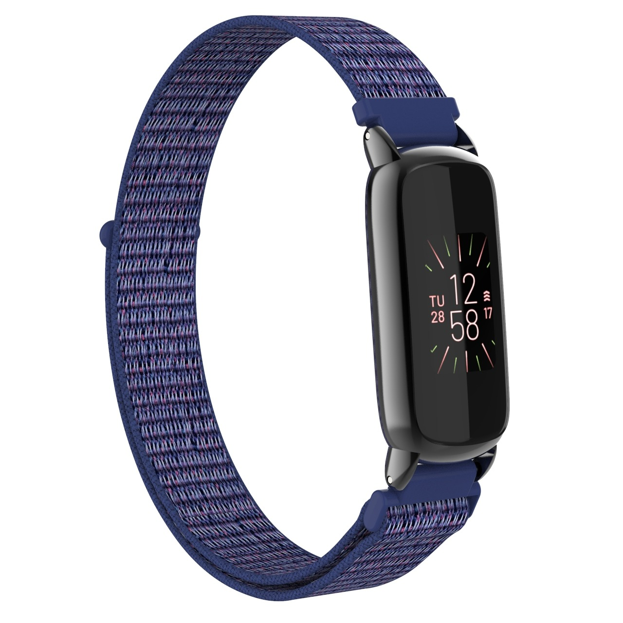 Un fitness tracker nero con cinturino in tessuto blu e viola. Lo schermo mostra ora e data. Su sfondo bianco.