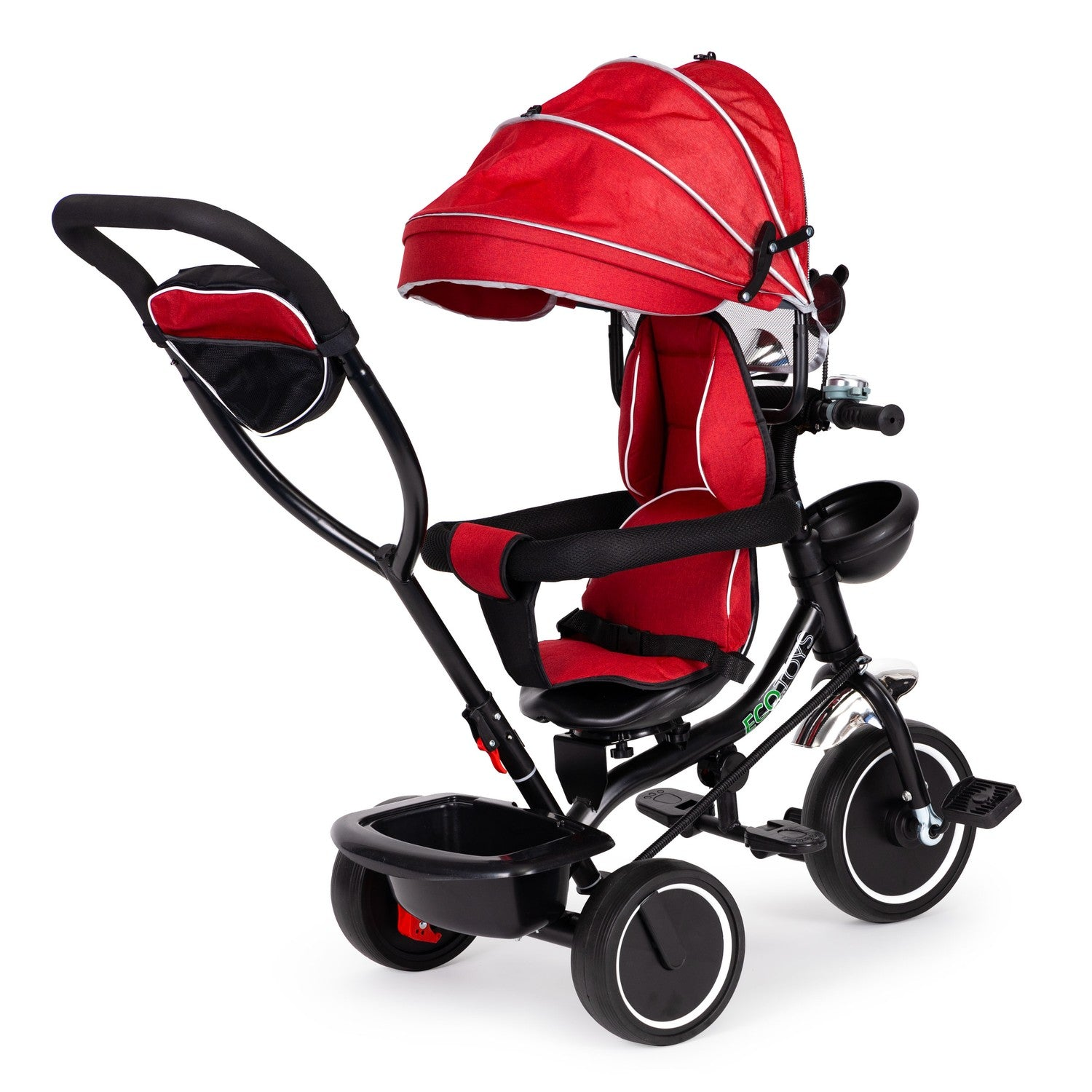 Un triciclo per bambini rosso e nero con parasole. Ha un cestino, un manico per genitori e un sedile con cinture di sicurezza.