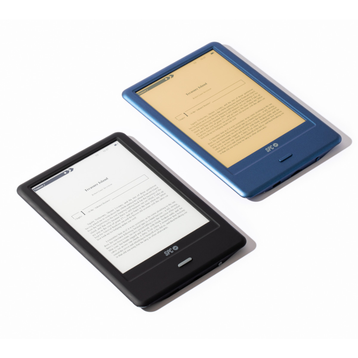 Dwa czytniki e-booków wyświetlają tekst, jeden czarny, drugi niebieski. Oba pokazują 'Treasure Island'. Białe tło.